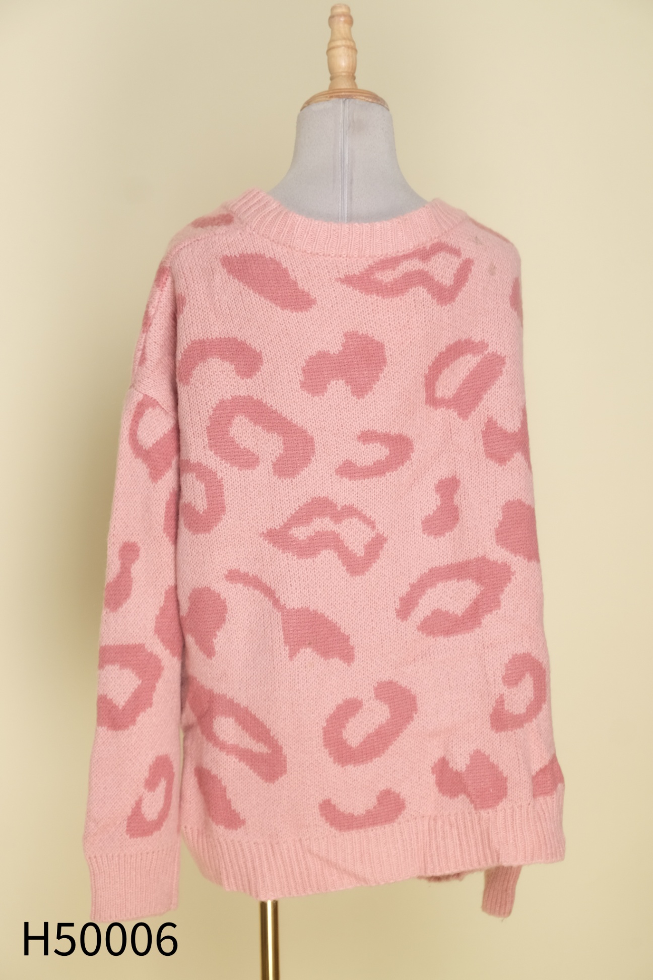 Áo cardigan hồng họa tiết