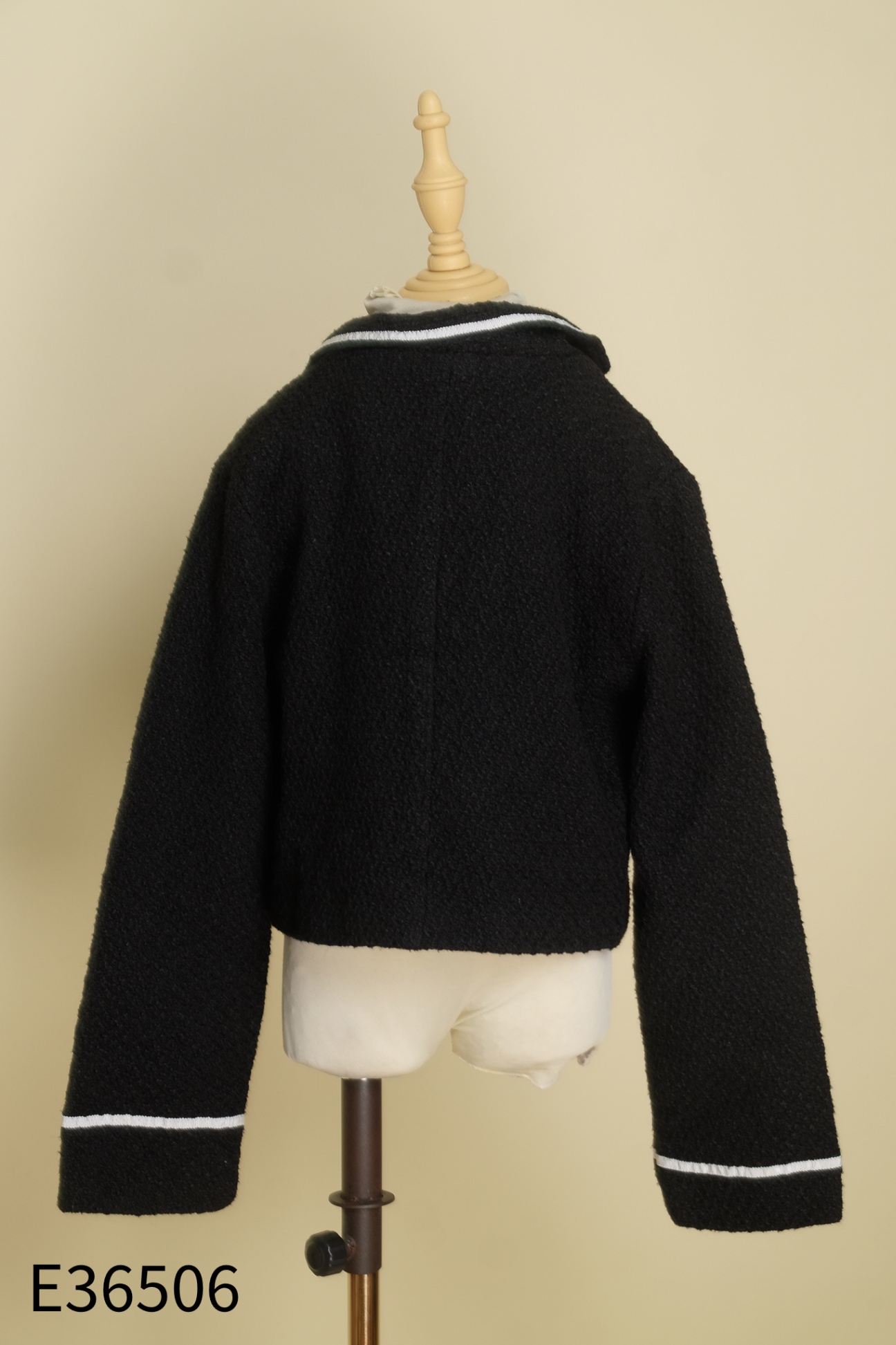 Áo blazer dạ đen viền trắng KIDS