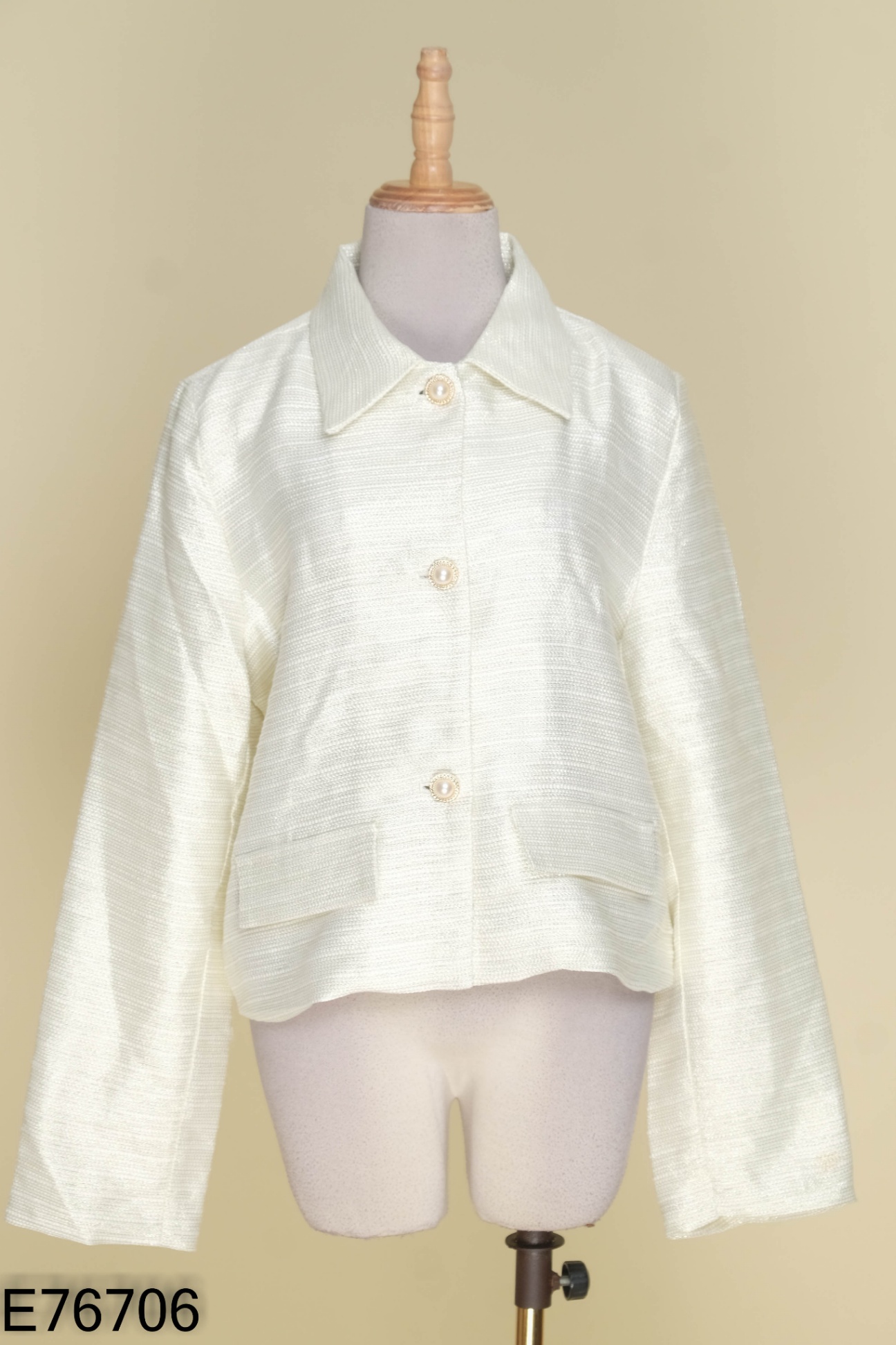 Áo MIXXO be cúc ngọc
