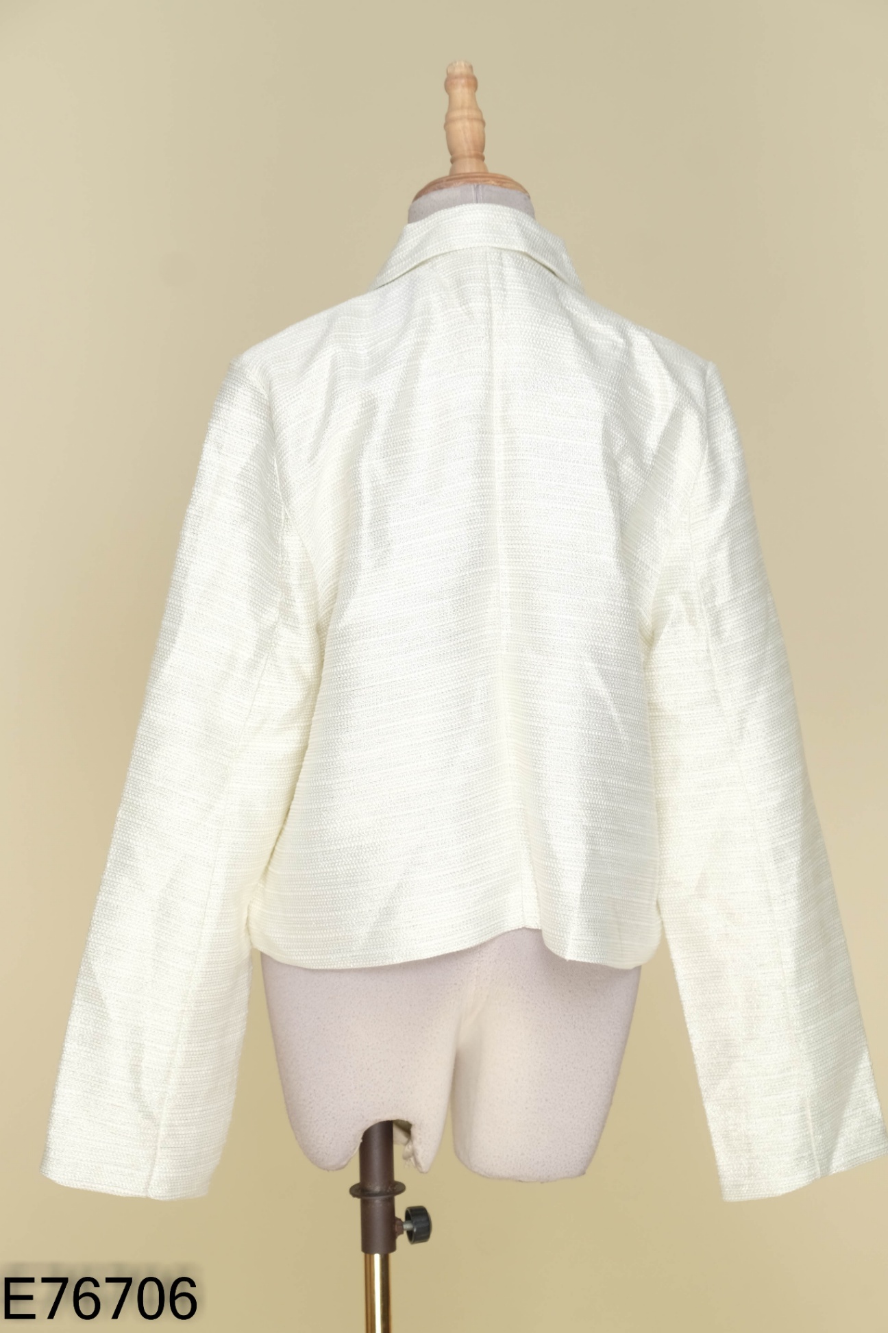 Áo MIXXO be cúc ngọc