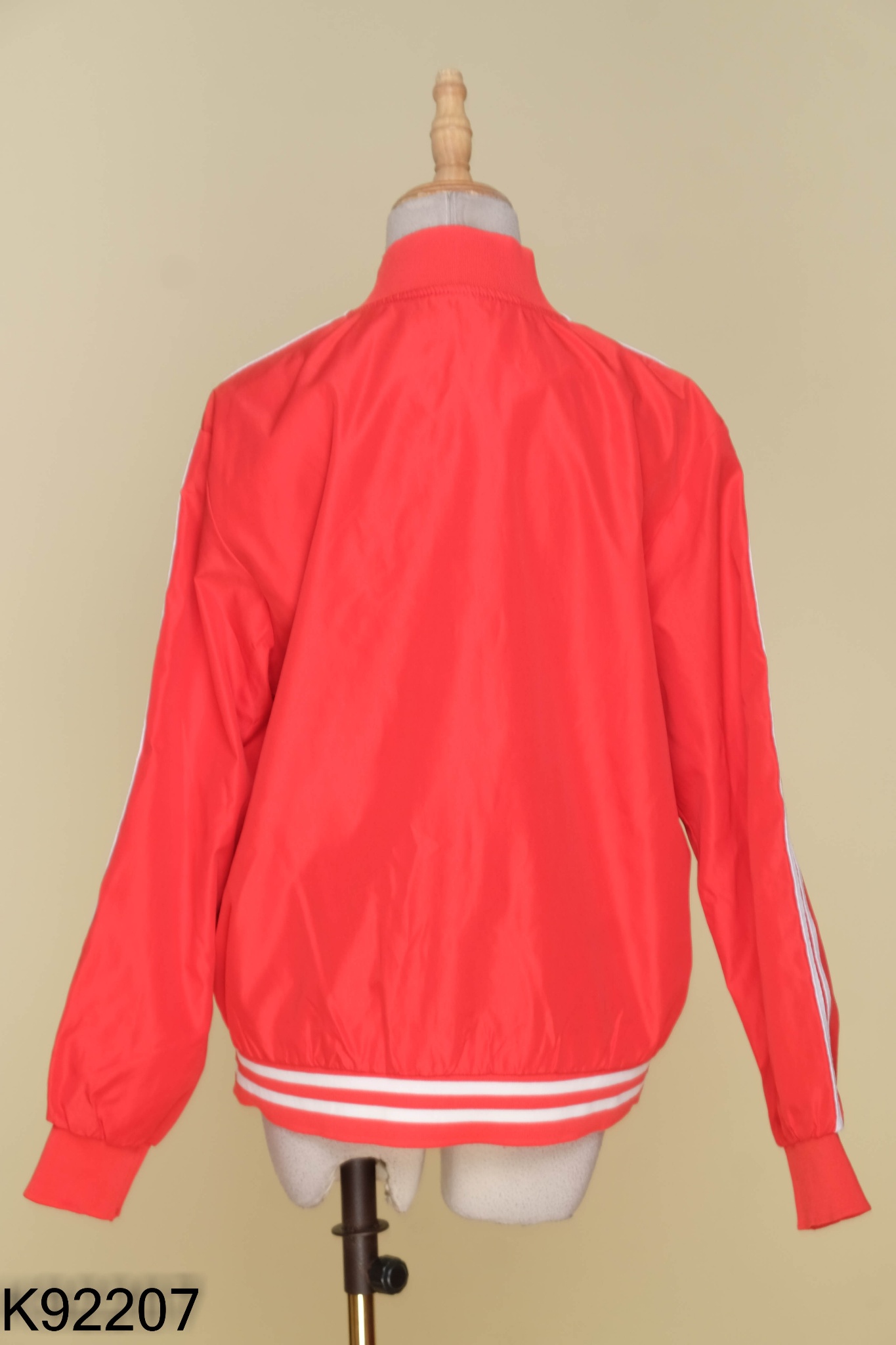 Áo bomber đỏ kẻ trắng