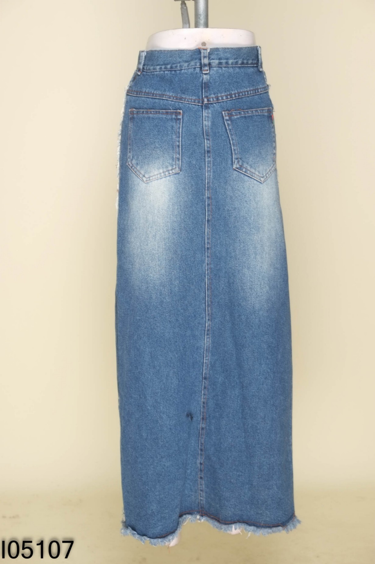 Chân váy jeans xanh tua rua