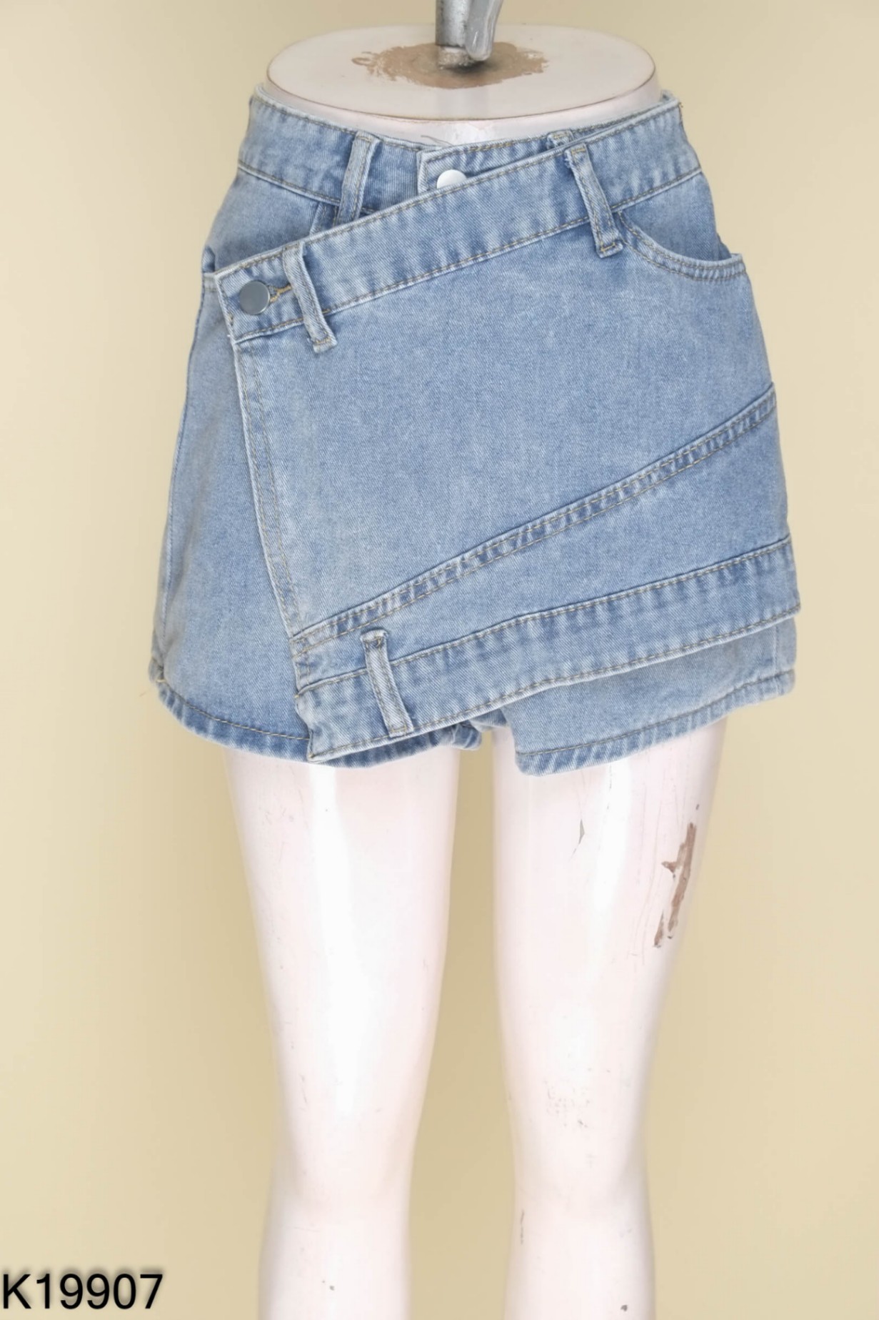 Quần shorts jeans xanh phối vạt