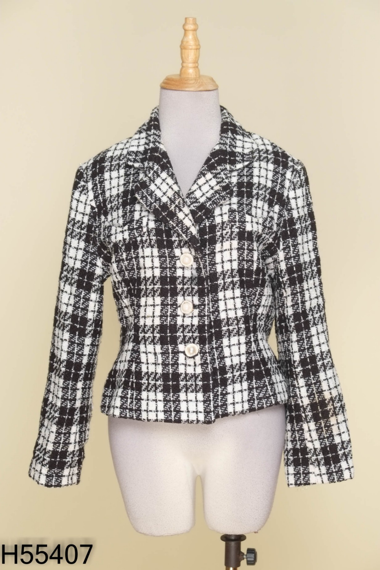 Áo blazer dạ đen trắng