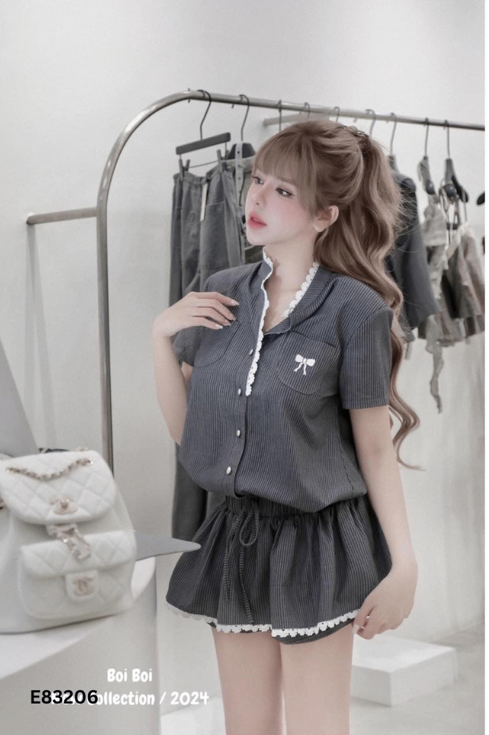 Jumpsuits kẻ đen viền trắng