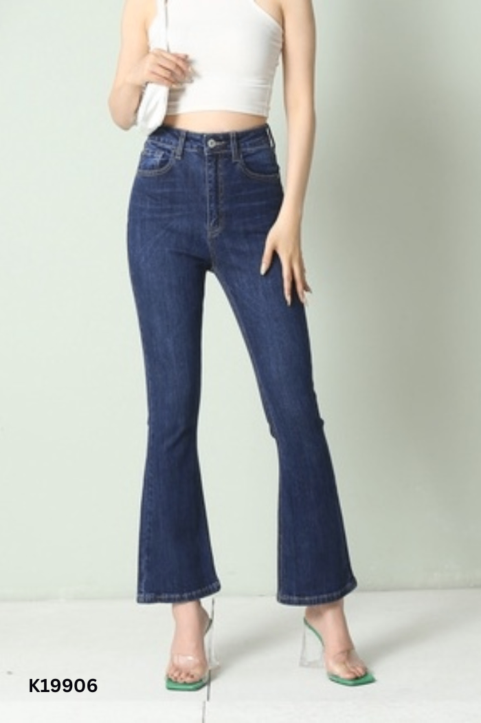 Quần jeans ống loe xanh