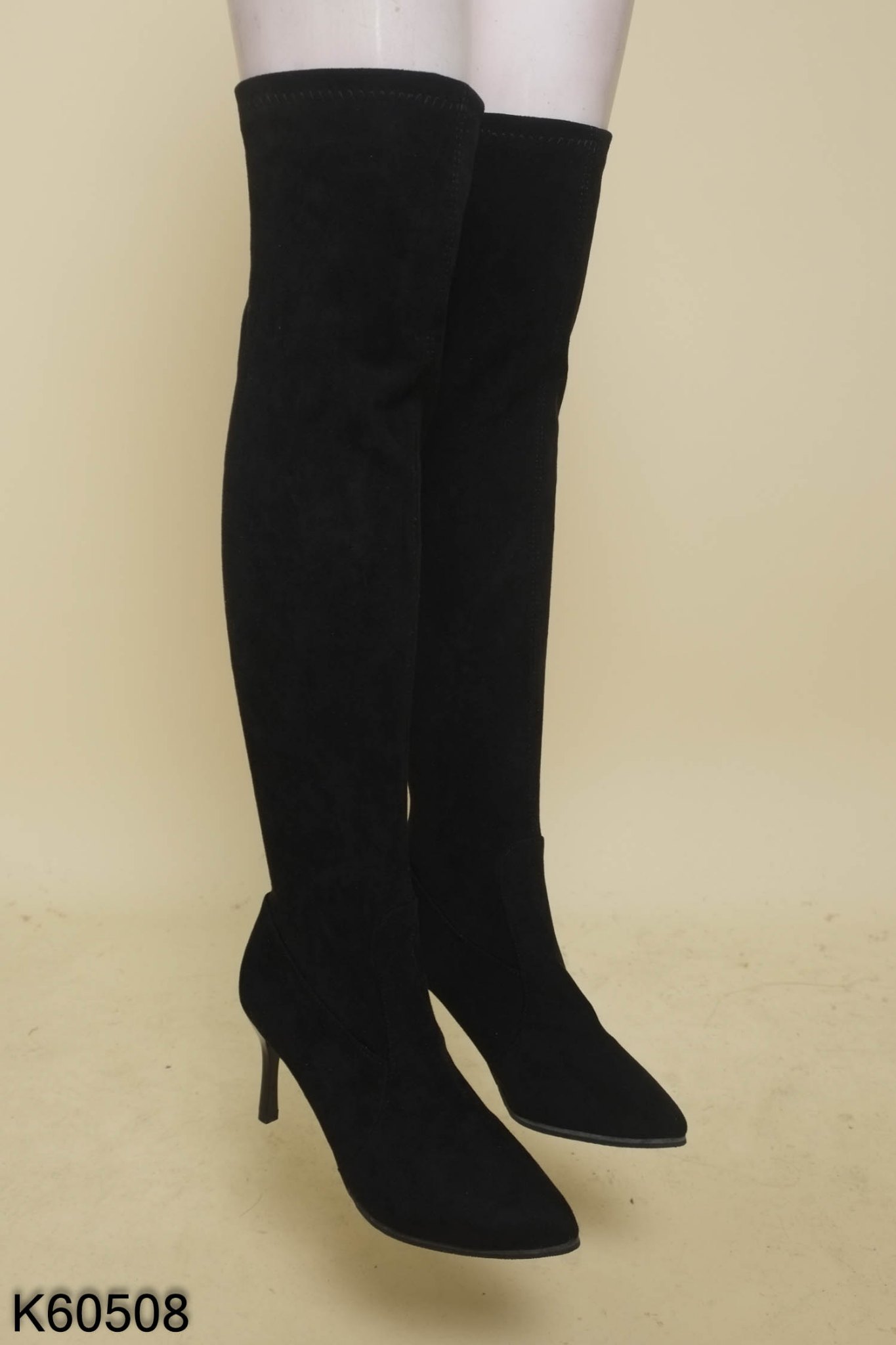 Boots đen da lộn 6P