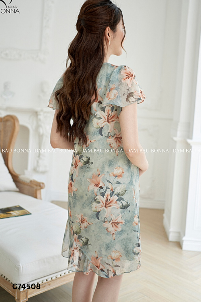 Váy nhỡ xanh họa tiết hoa vàng