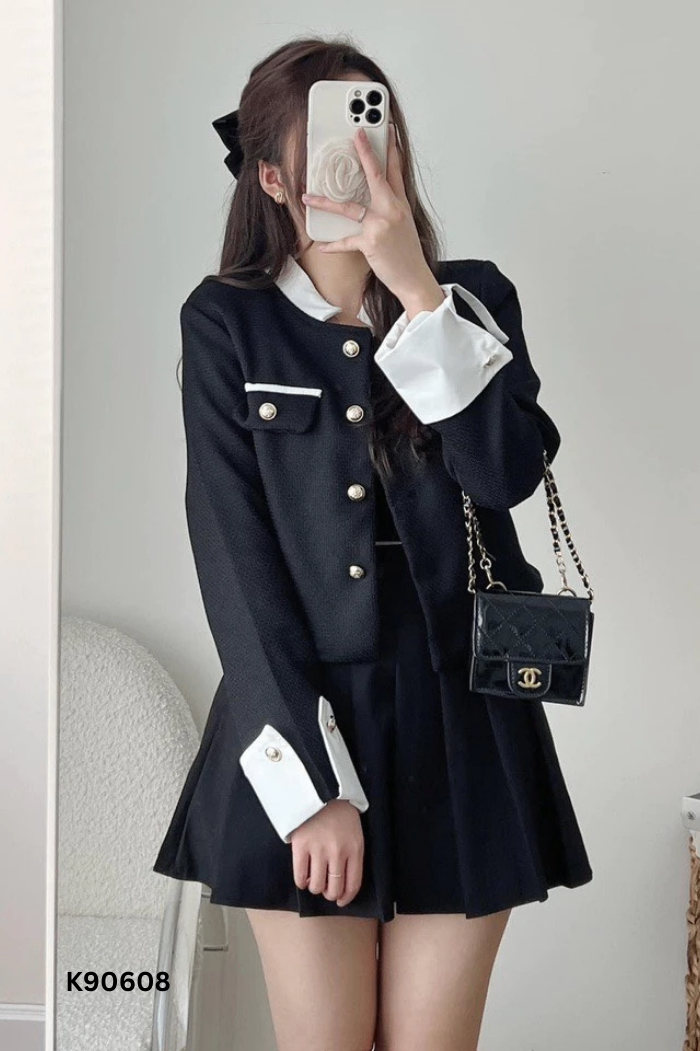 Áo đen viền trắng be