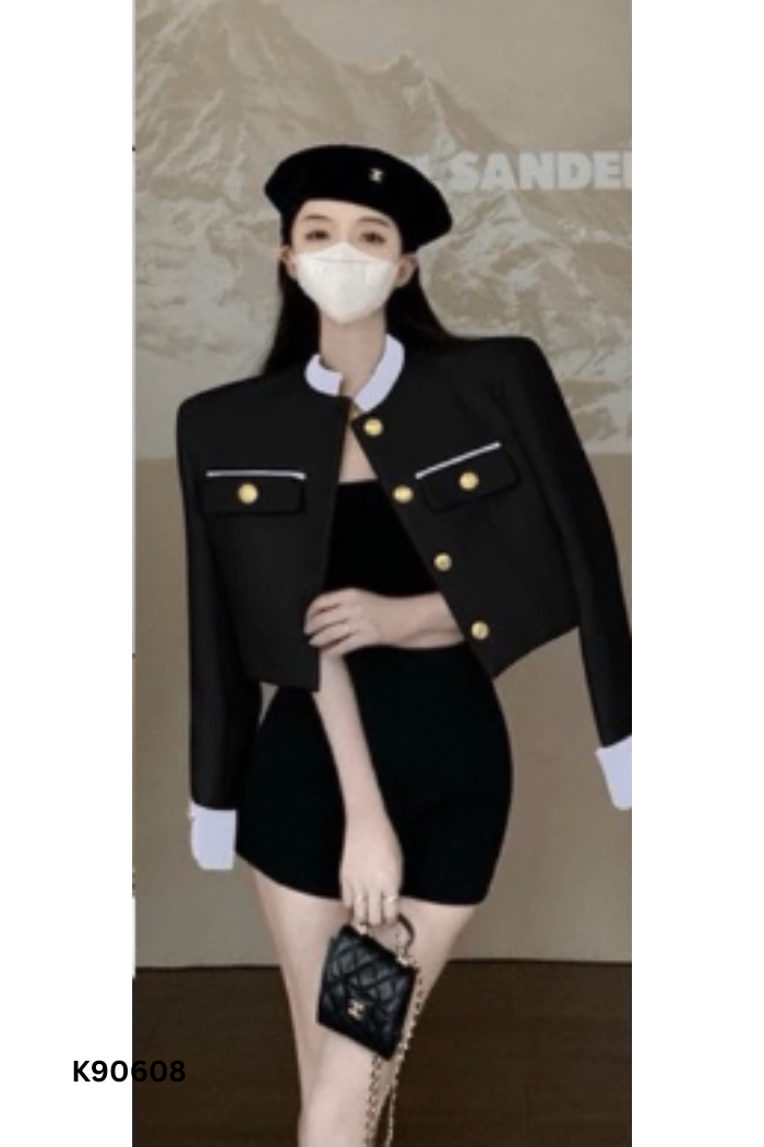 Áo đen viền trắng be