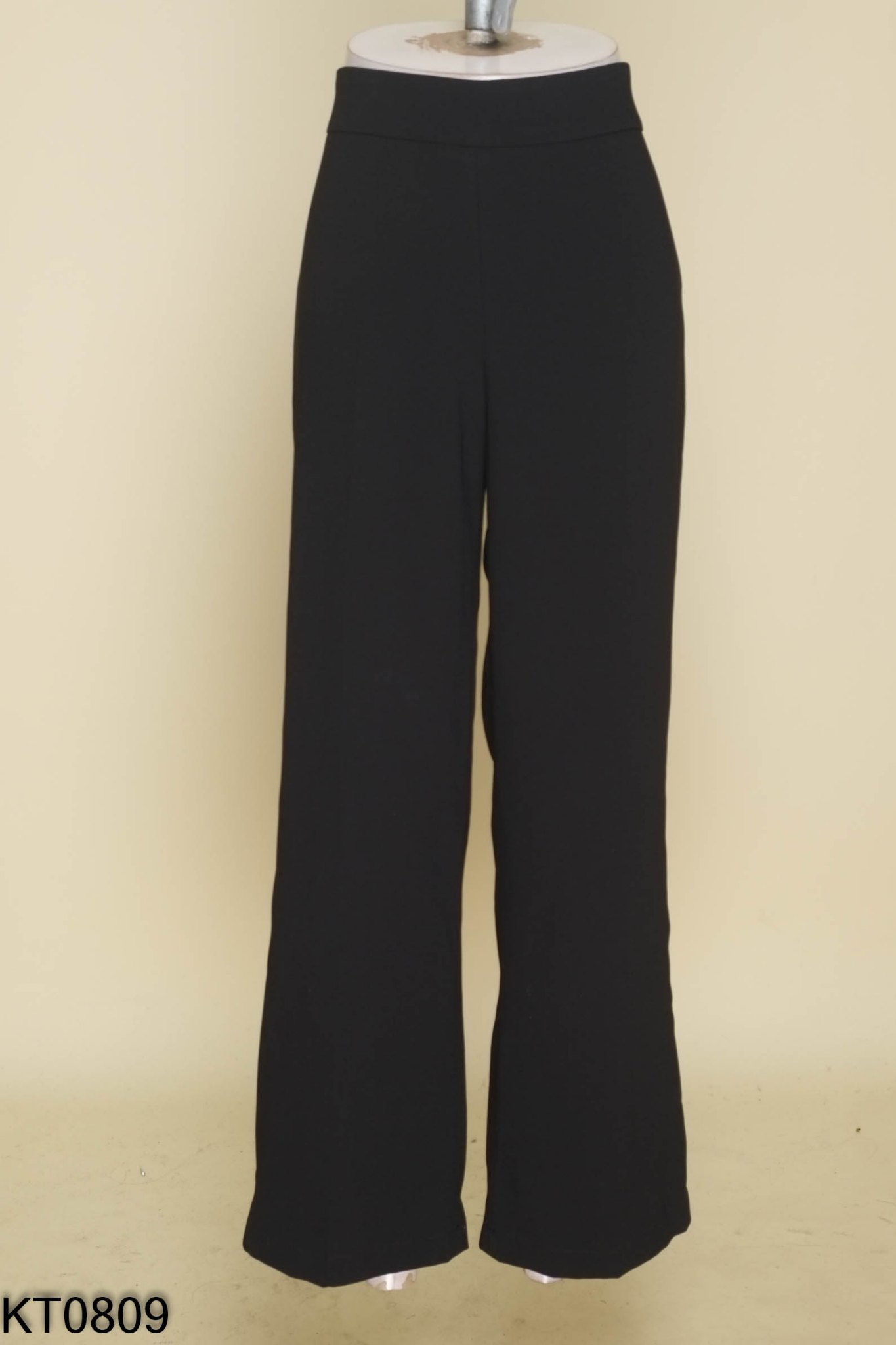 NEWTAG Quần ZARA culottes đen