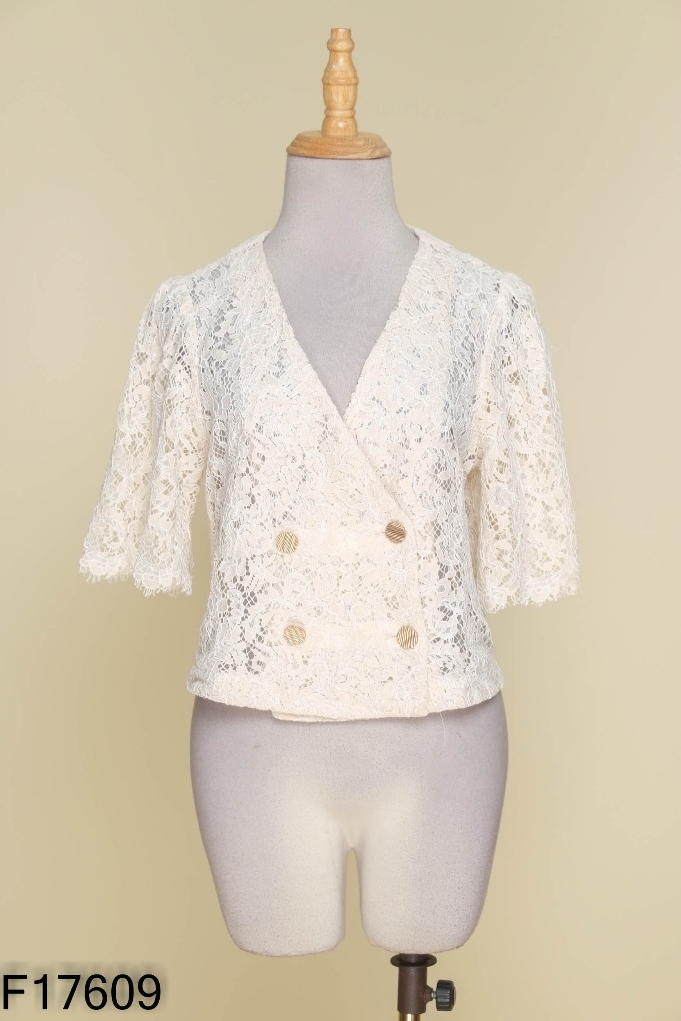 Áo ren be cổ vest