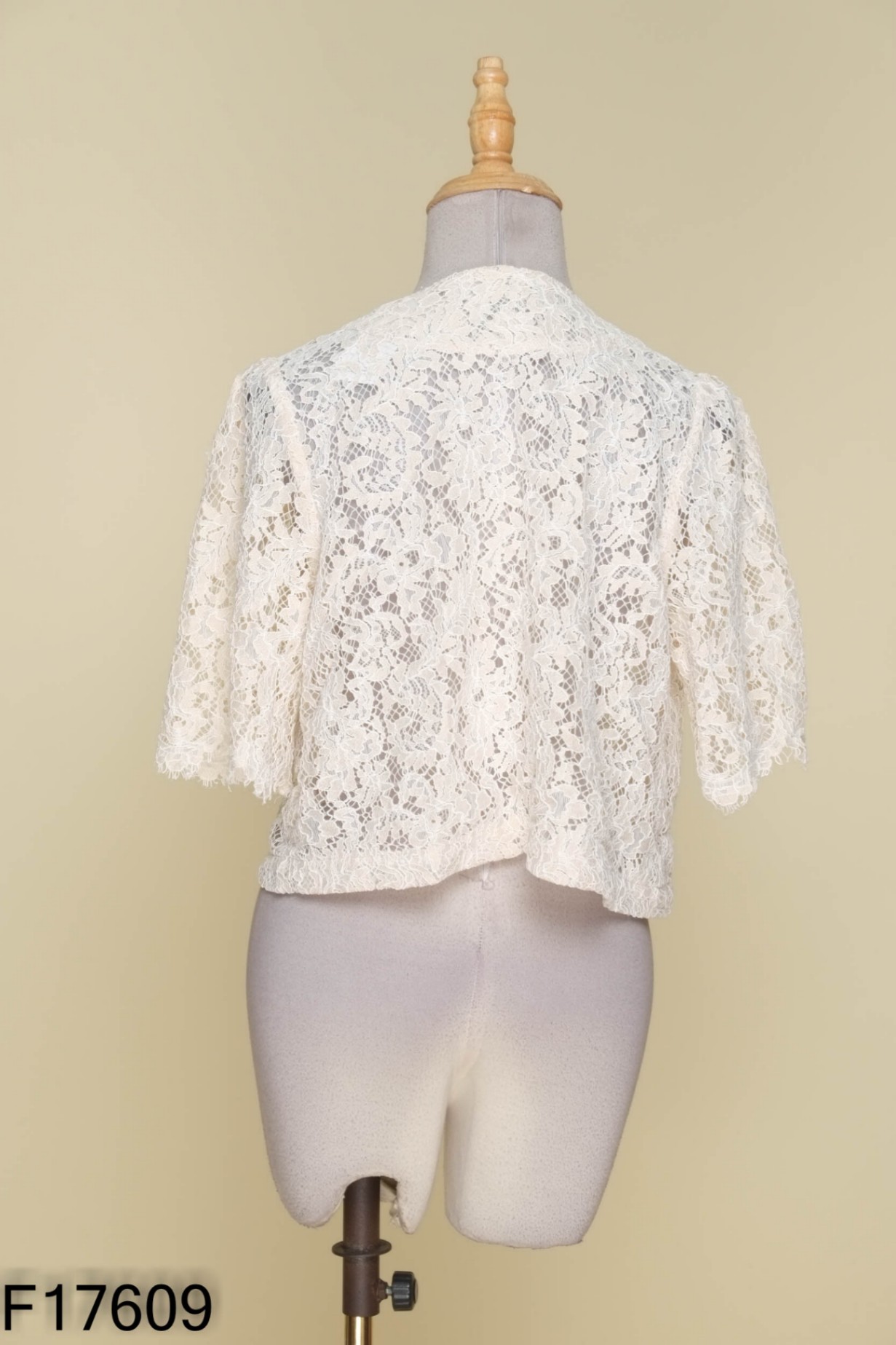 Áo ren be cổ vest