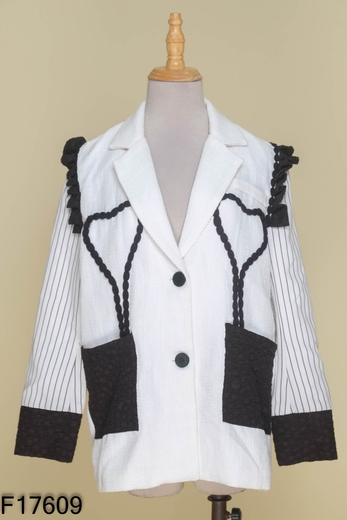 Áo blazers dạ trắng phối đen
