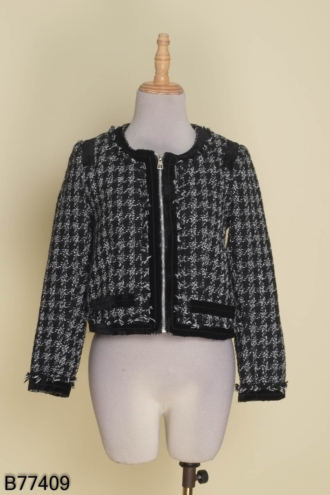 Áo dạ tweed đen phối trắng