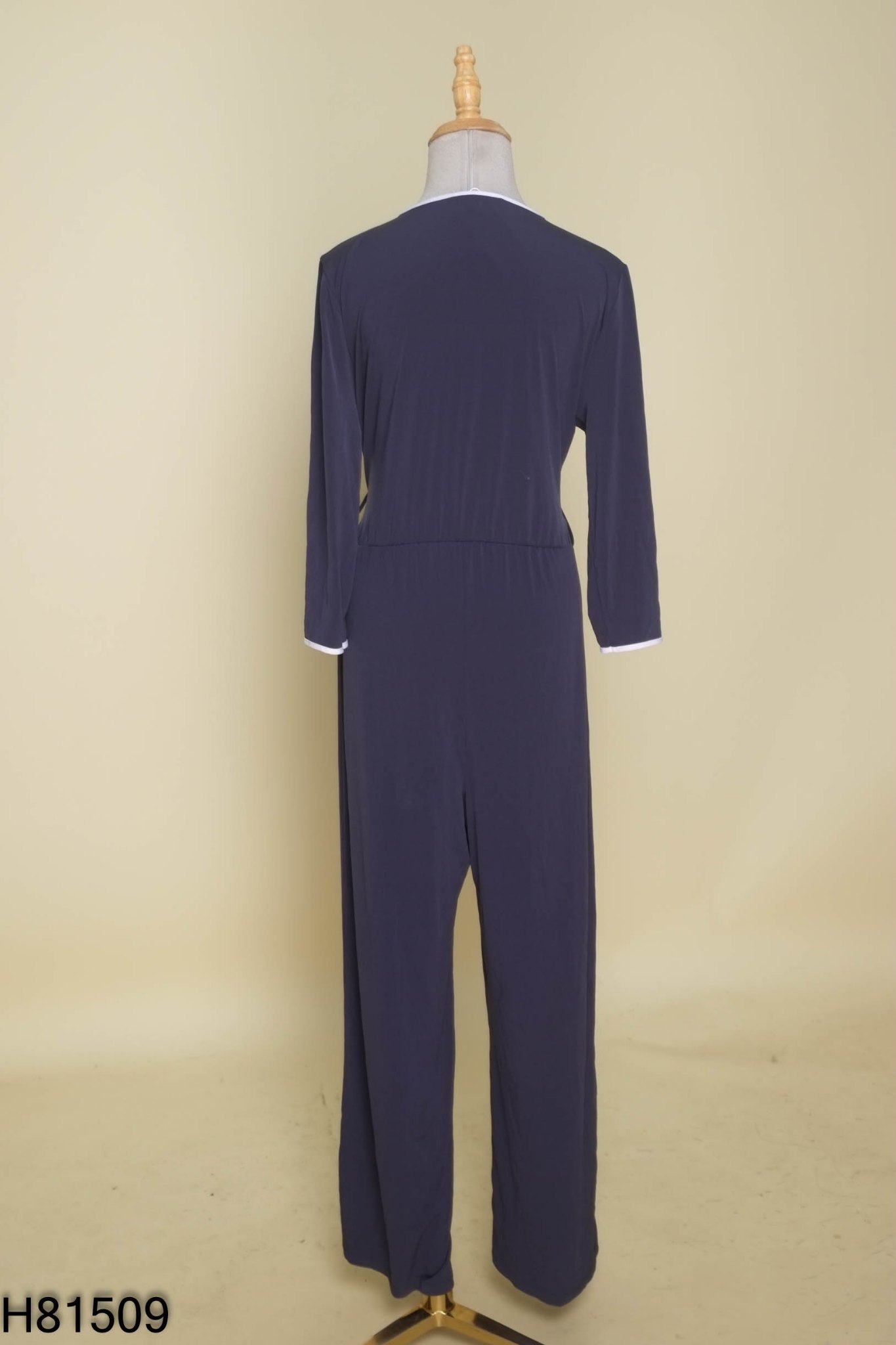 Jumpsuit xanh than viền trắng