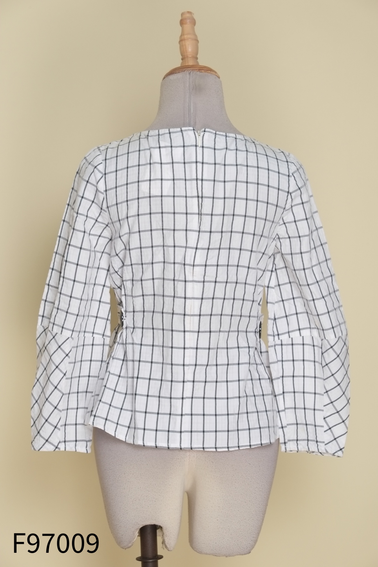 Áo 92 WEAR trắng kẻ xám