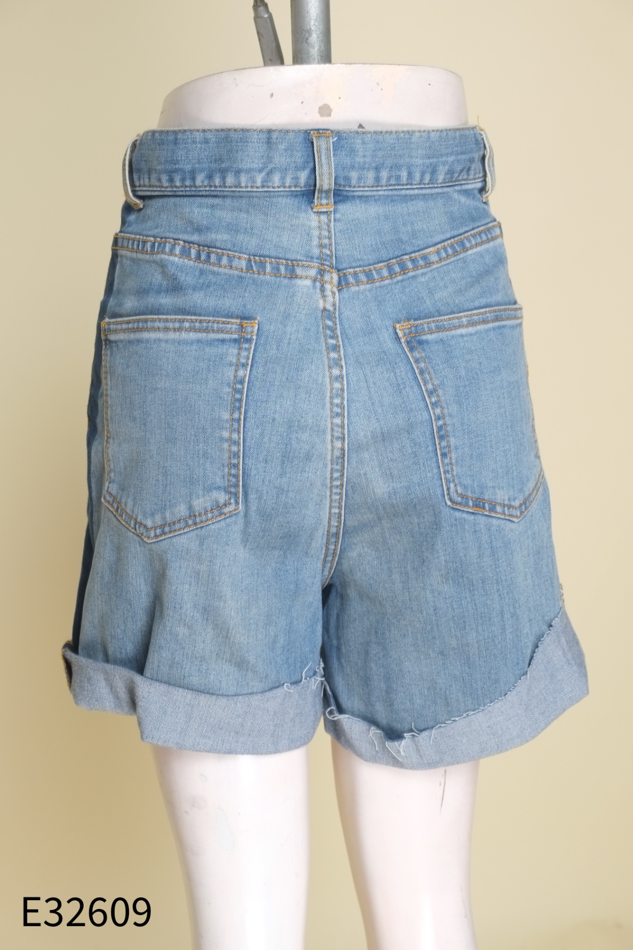 Quần shorts jeans xanh