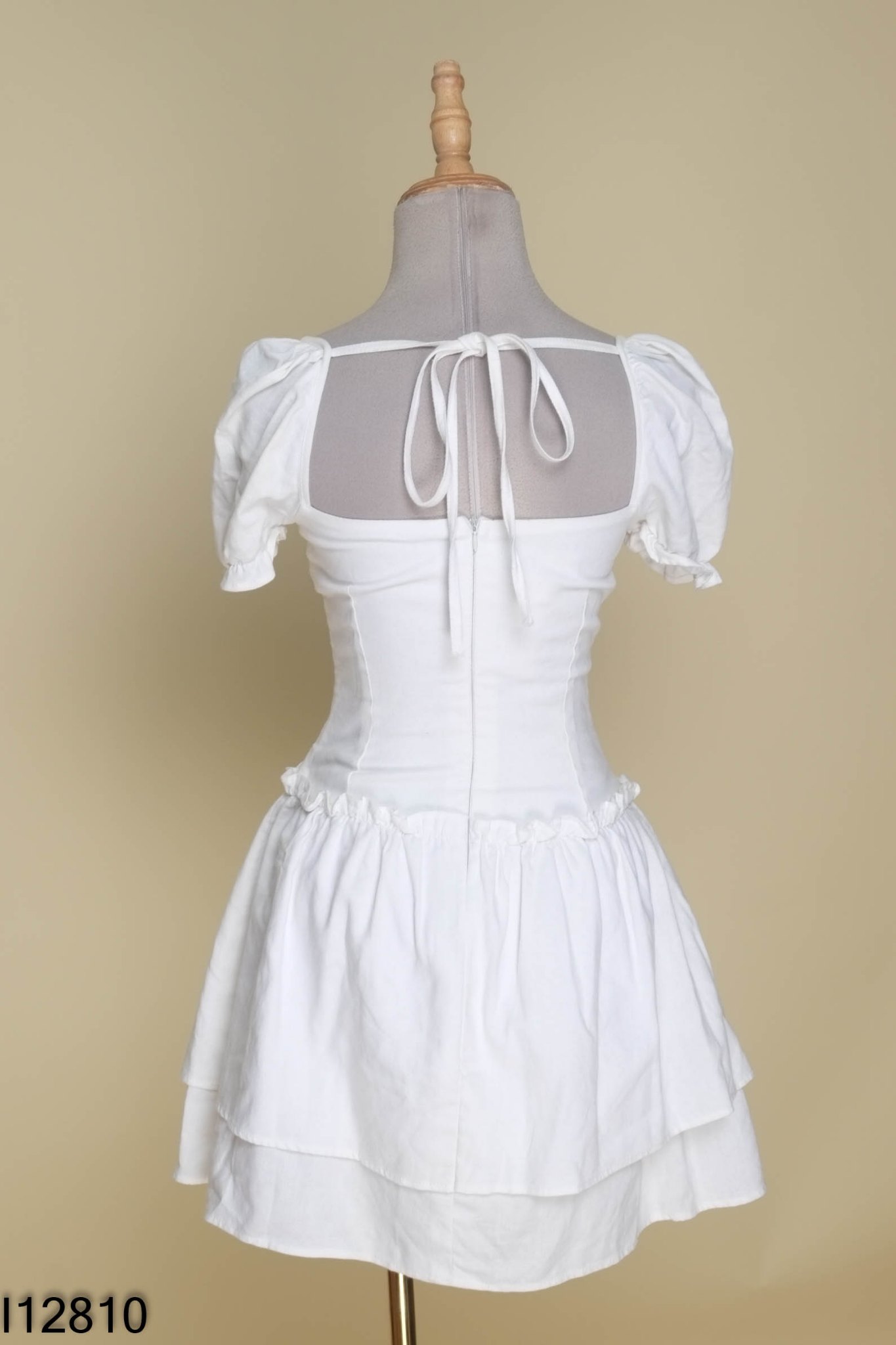 Váy linen trắng bèo