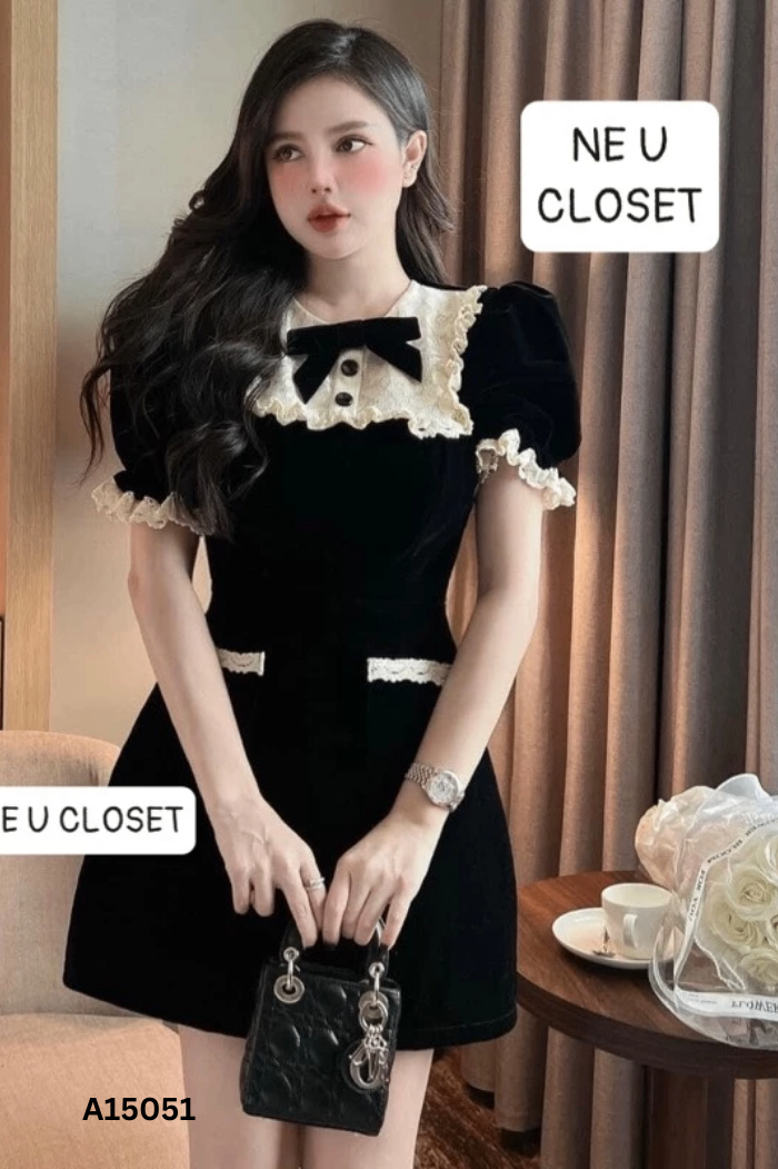 Váy nhung đen phối ren be