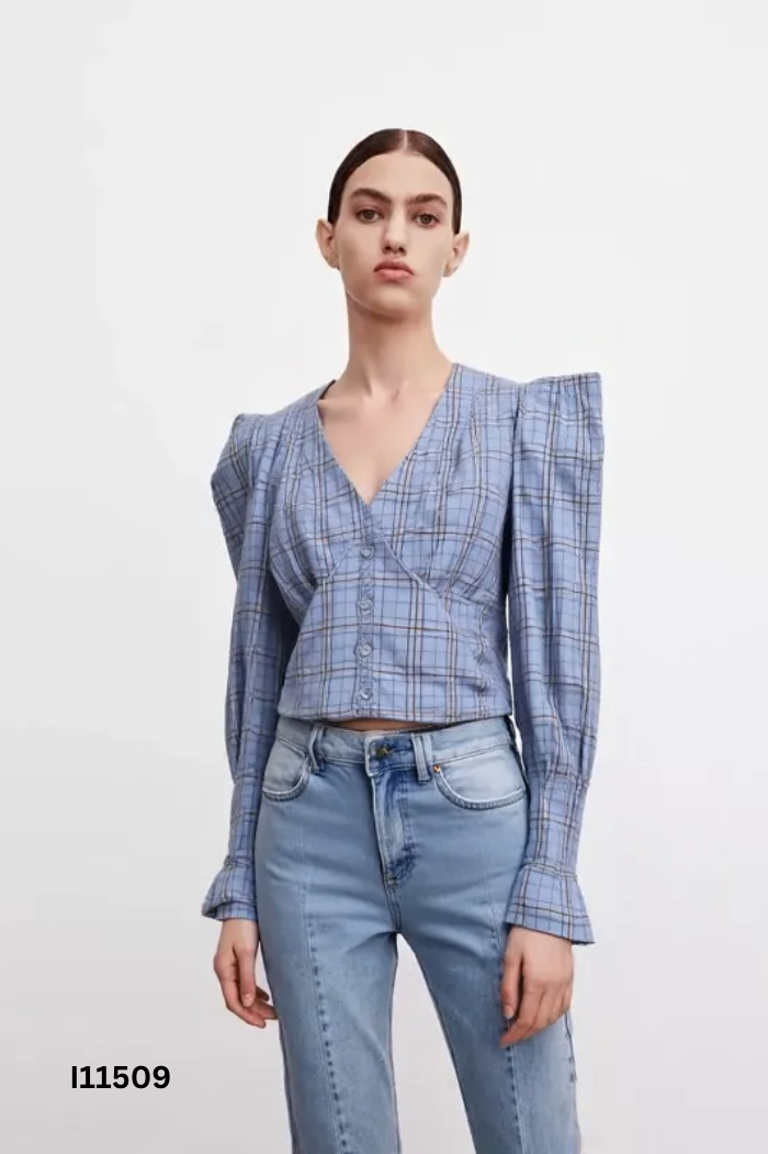 Áo kiểu URBAN REVIVO kẻ xanh