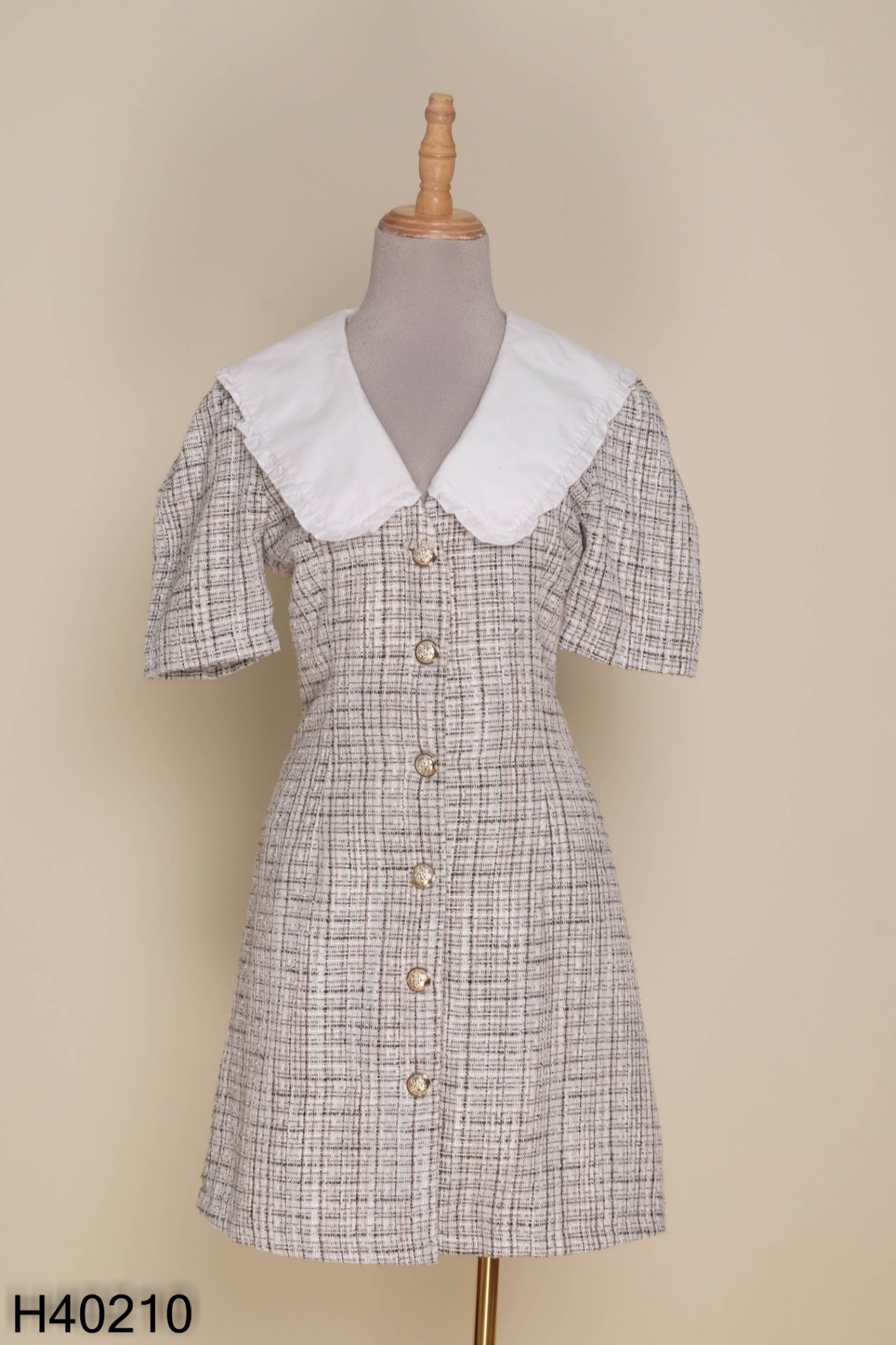 Váy dạ tweed xám cổ trắng