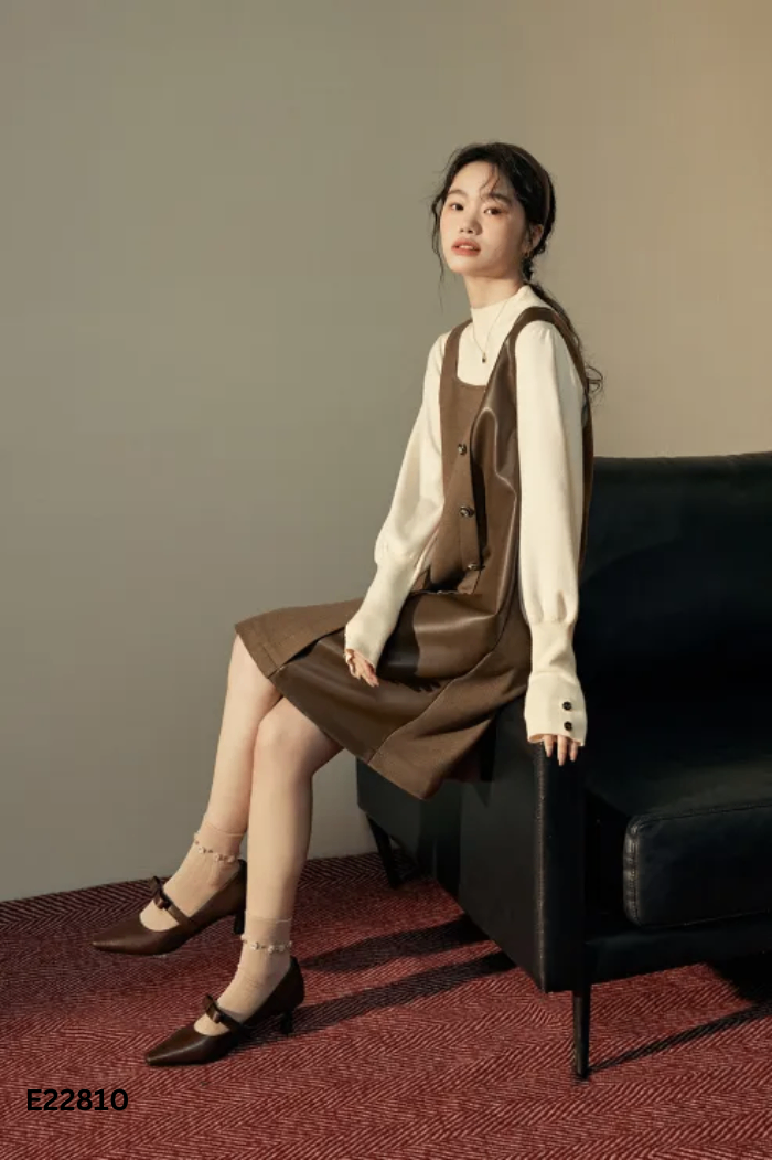 Yếm váy nâu phối da