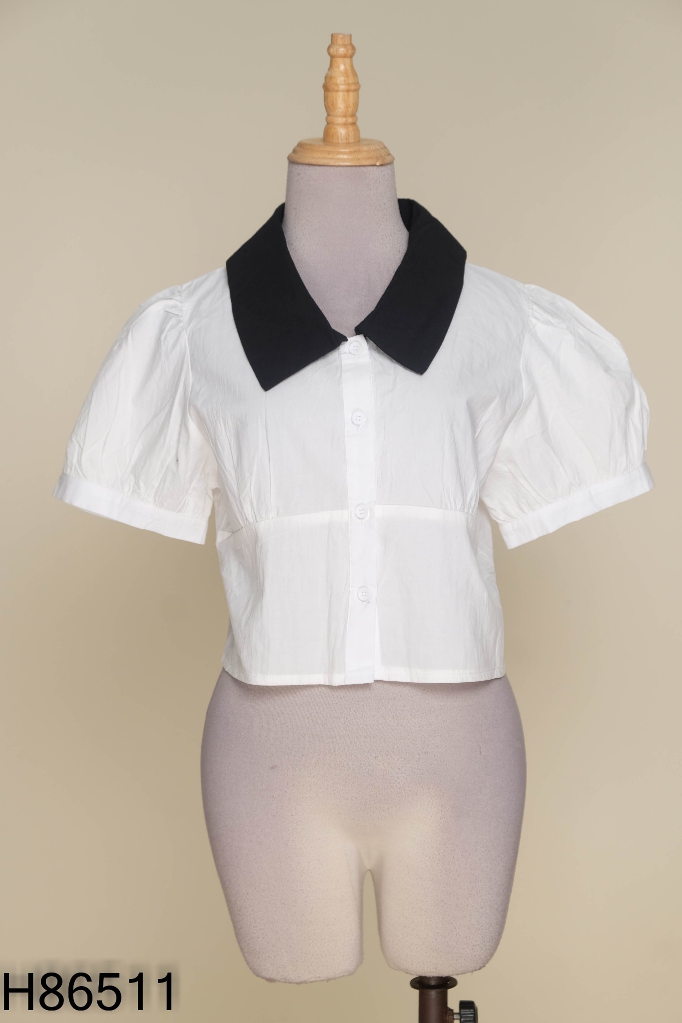 NEWTAG Áo trắng THE BASIC cổ đen