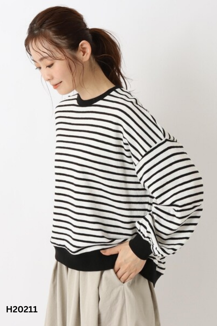 Áo nỉ trắng sọc đen