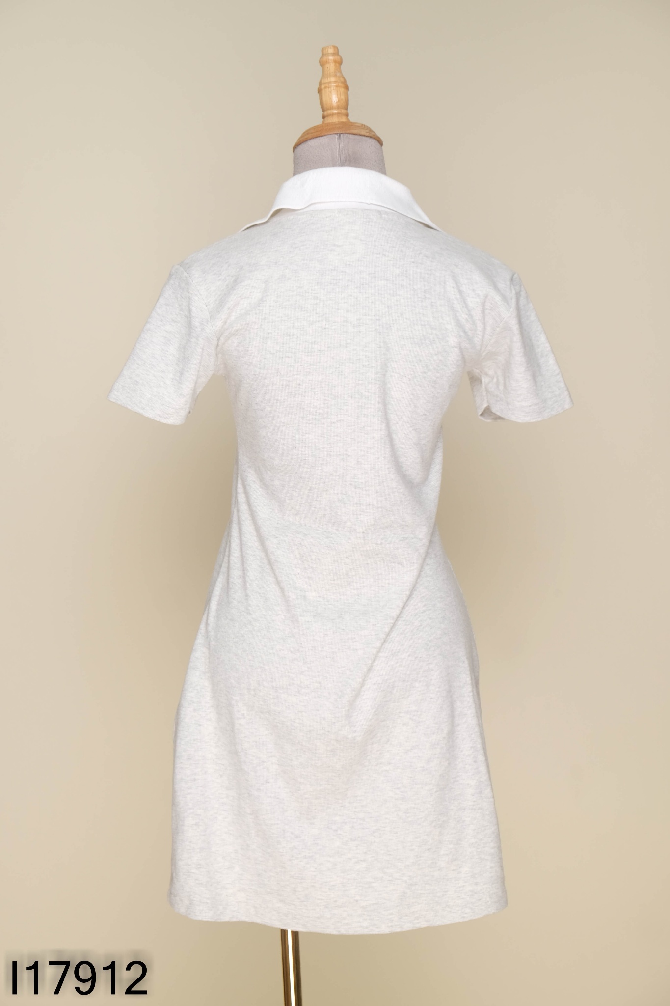 Váy polo len tăm xám cổ trắng