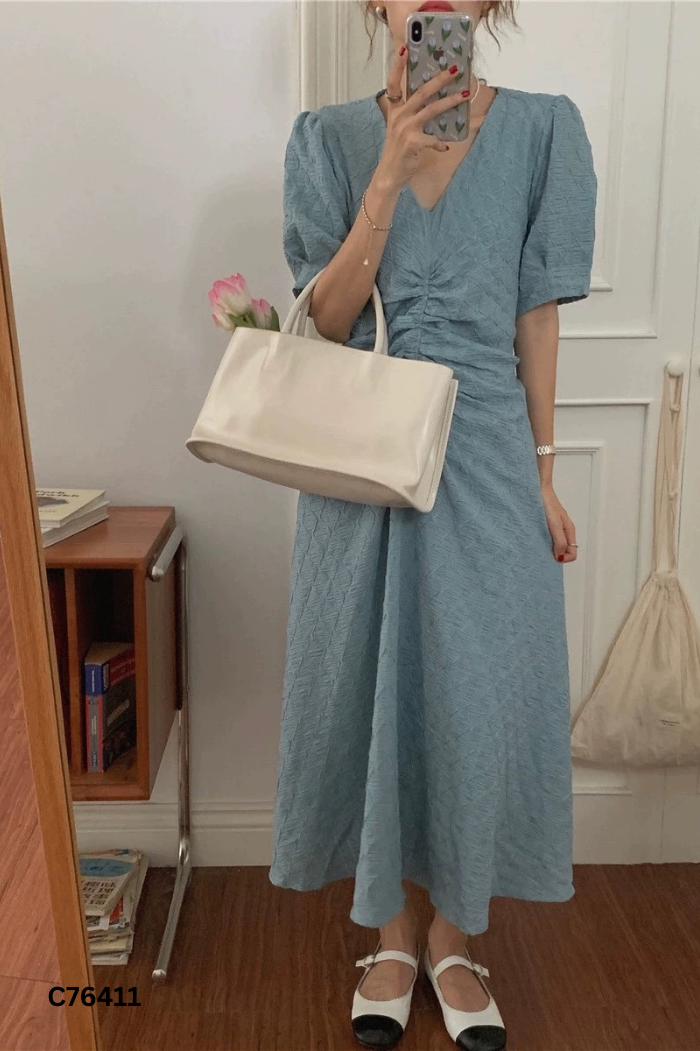 Váy xanh dúm cổ V