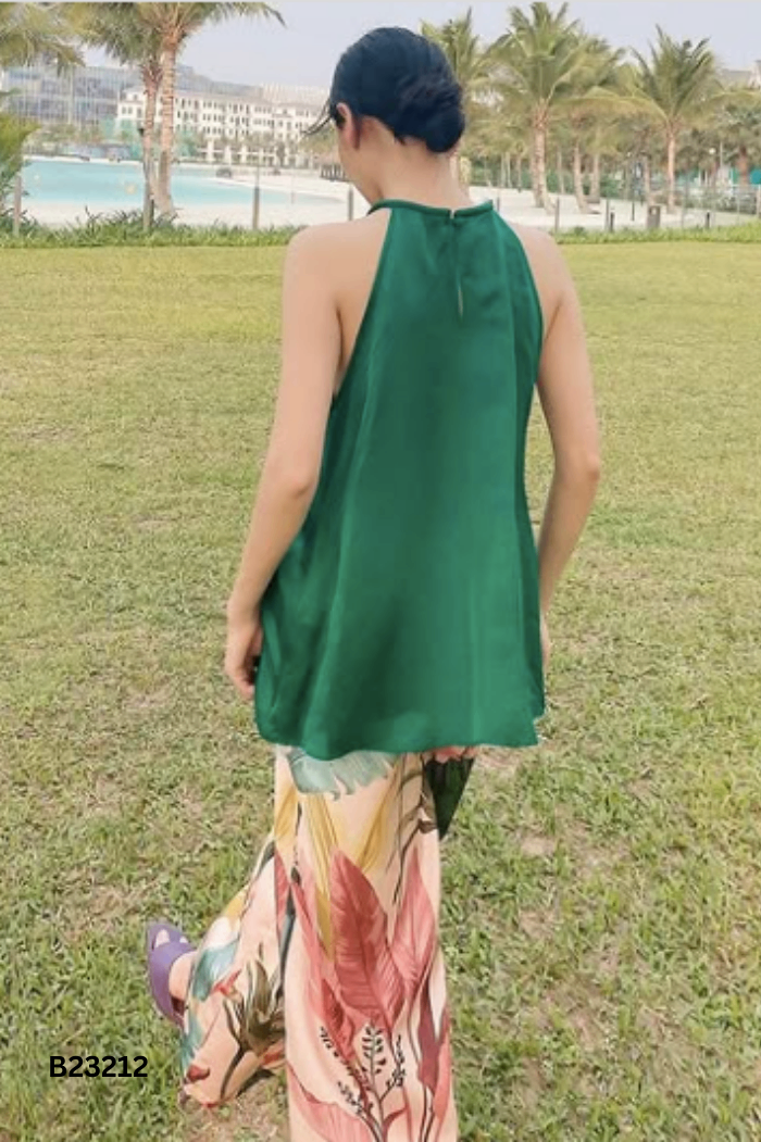 Áo xanh cổ yếm