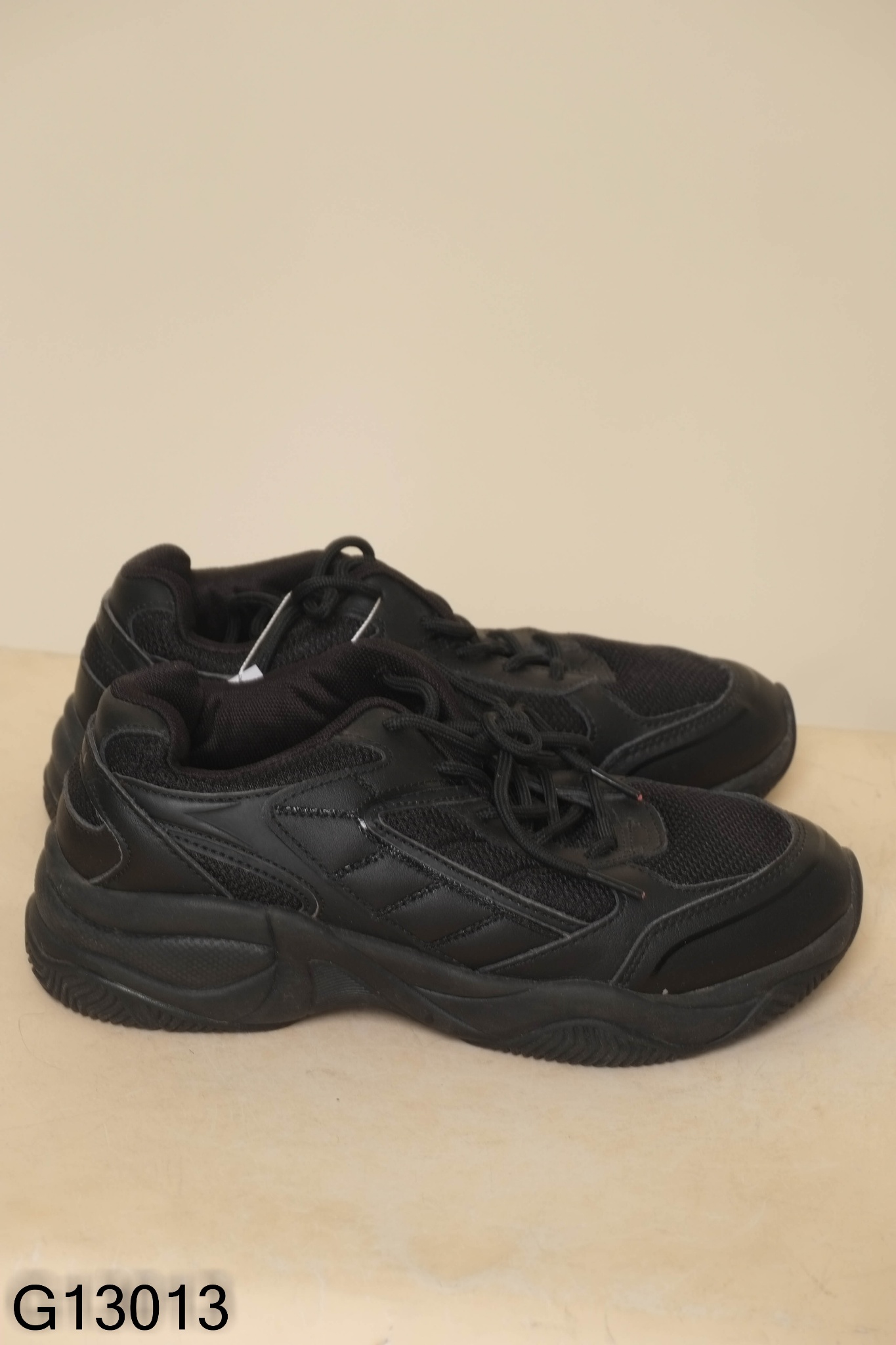 Giày sneaker SHOOPEN đen