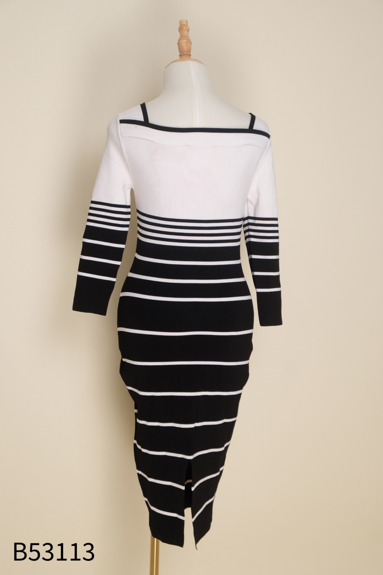 Váy trắng VERO MODA cổ vuông kẻ đen