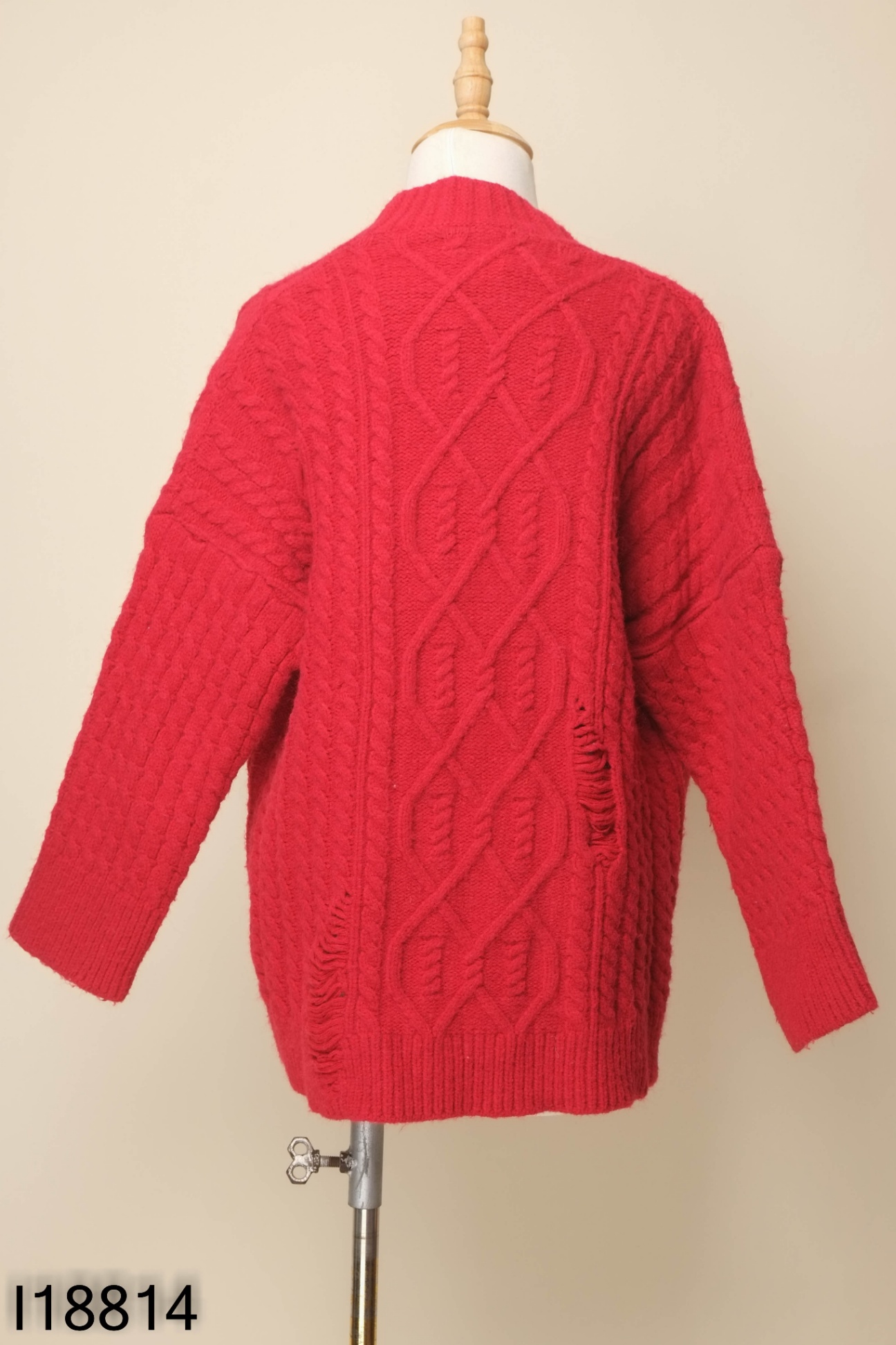 Cardigan len đỏ phối khuy