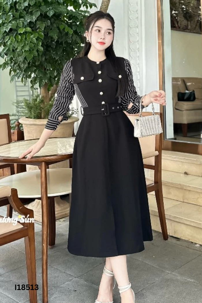 Váy đen phối kẻ trắng