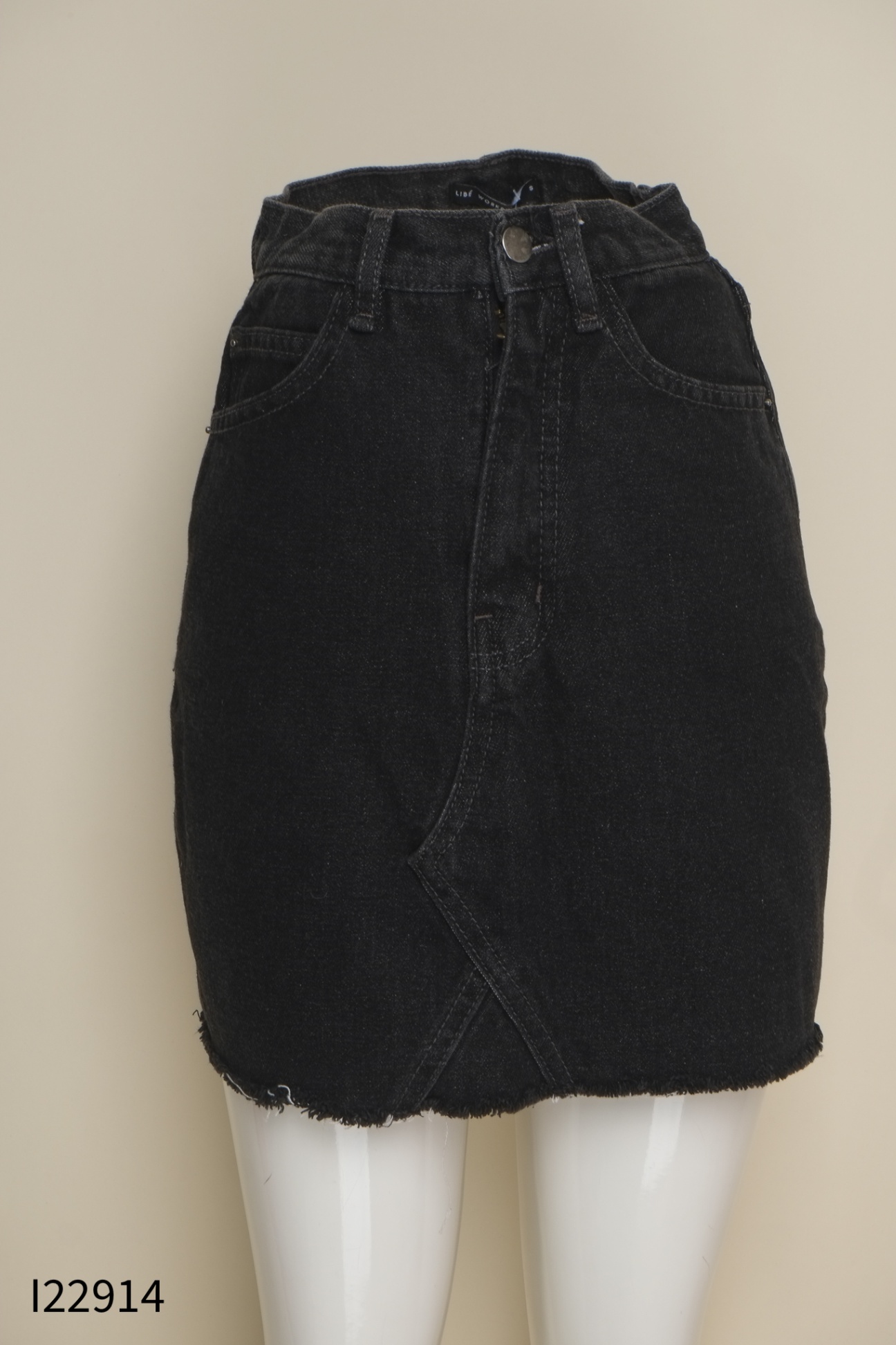 Chân váy jeans LIBE đen cắt gấu
