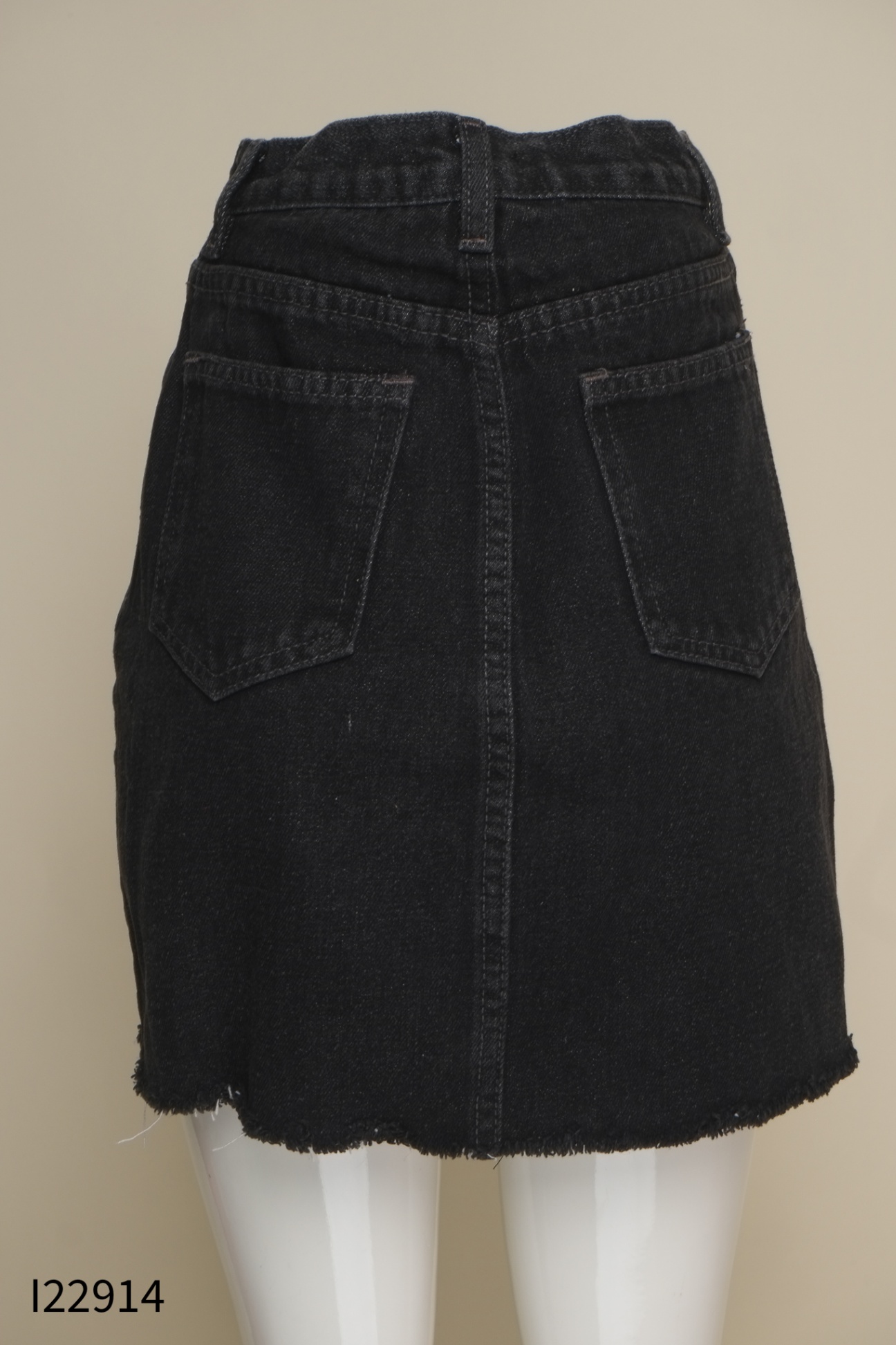 Chân váy jeans LIBE đen cắt gấu