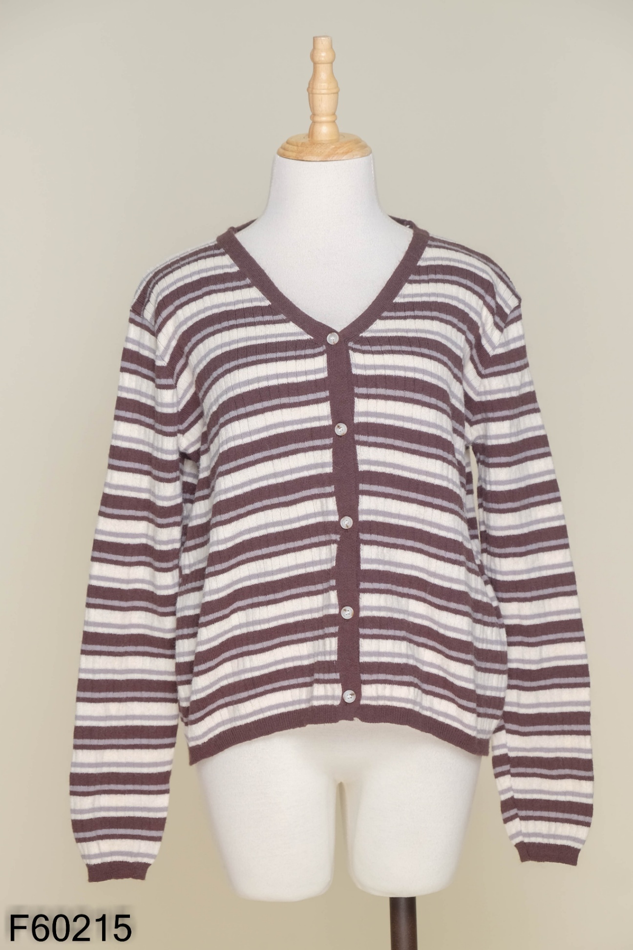 Cardigan len trắng nâu