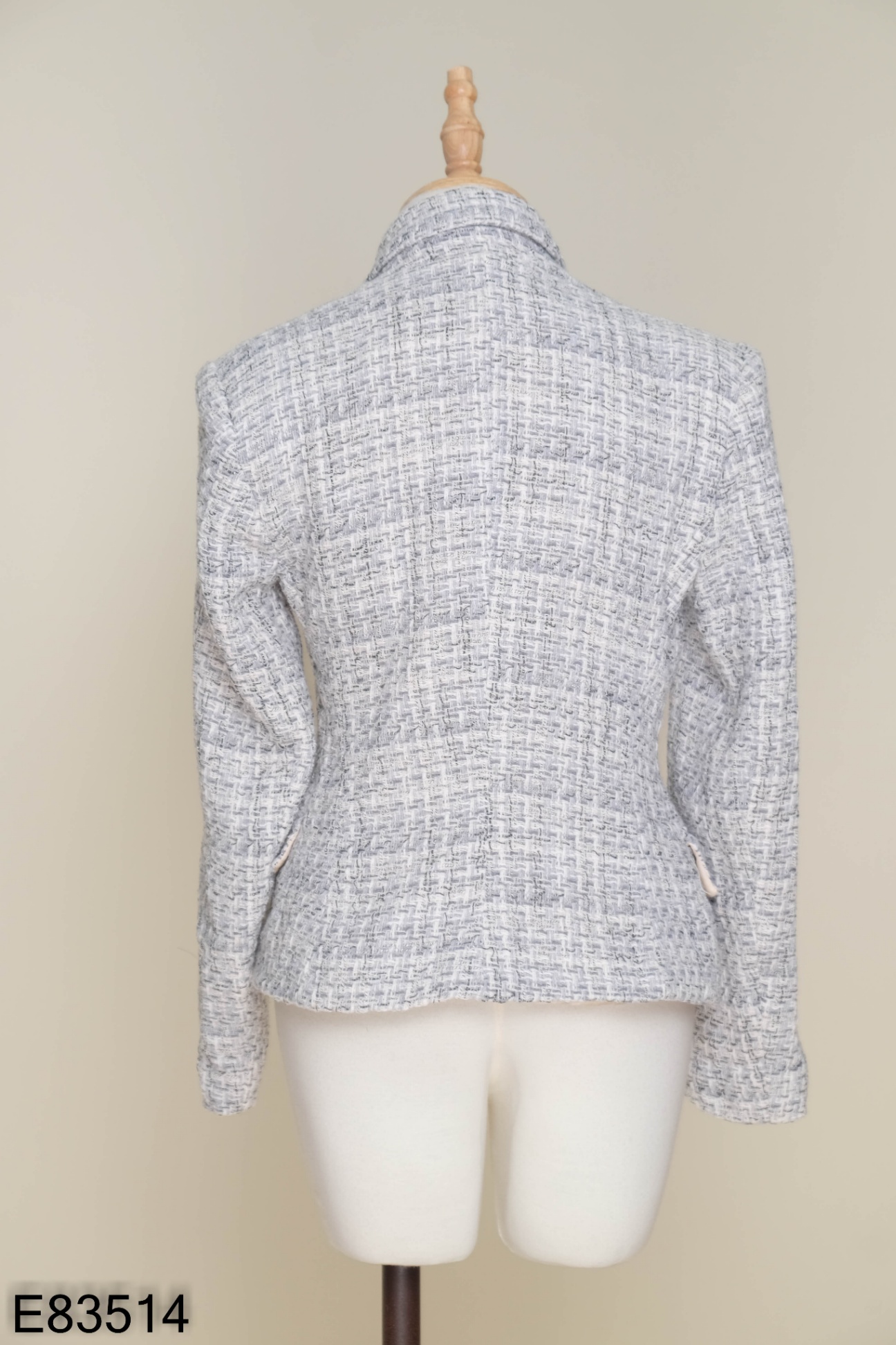 Áo vest dạ be ZARA phối cúc bạc