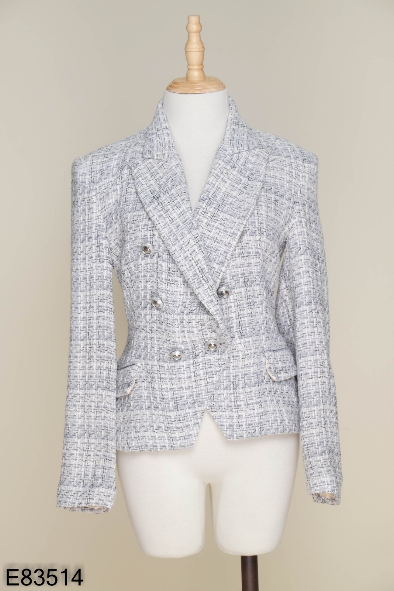 Áo vest dạ be ZARA phối cúc bạc