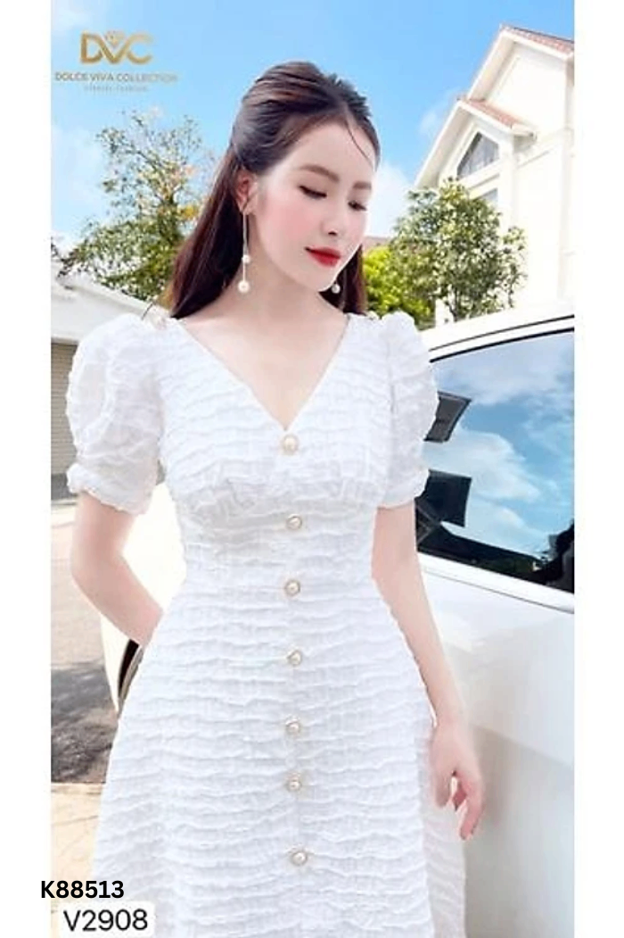 Váy trắng nhăn cúc ngọc