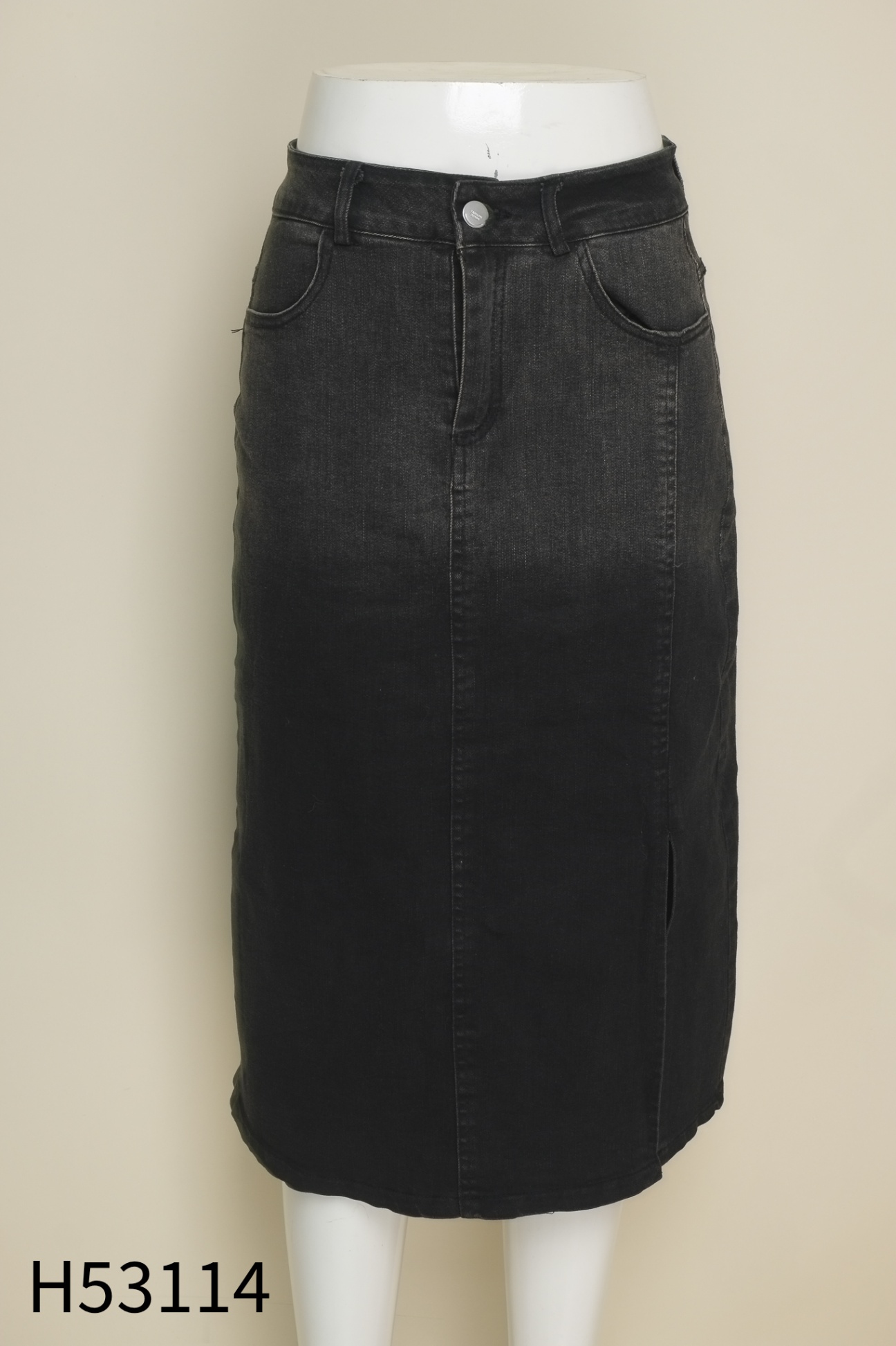 Chân váy jeans đen xẻ lệch