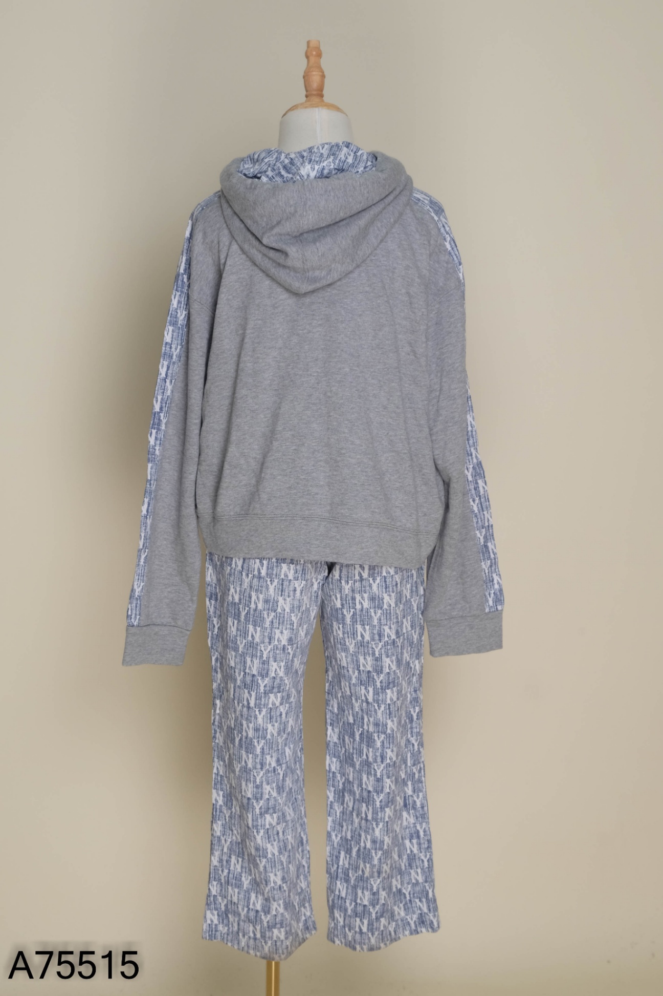 SET Áo hoodie nỉ ghi chữ xanh + quần xanh