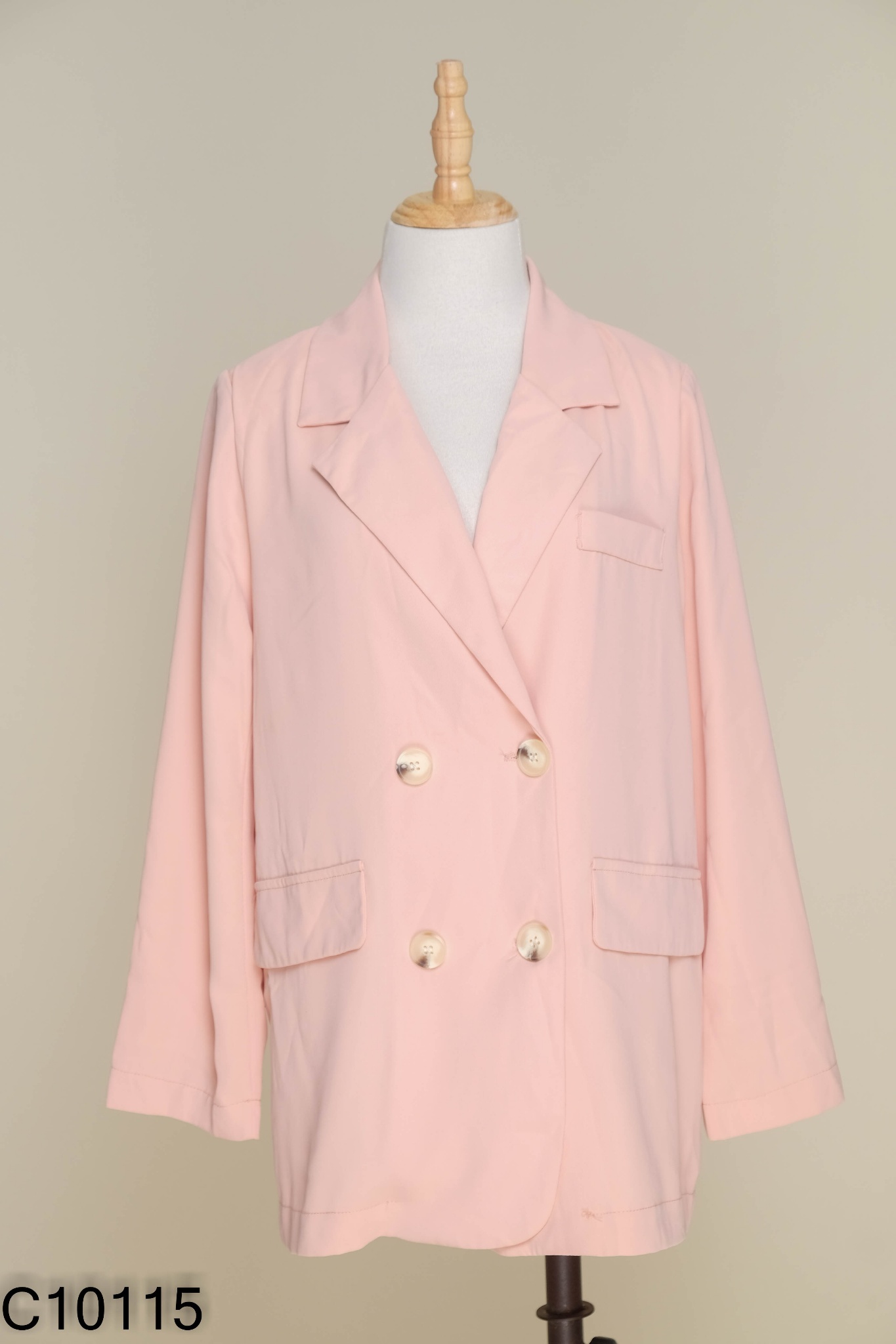 Blazer hồng trơn phối khuy