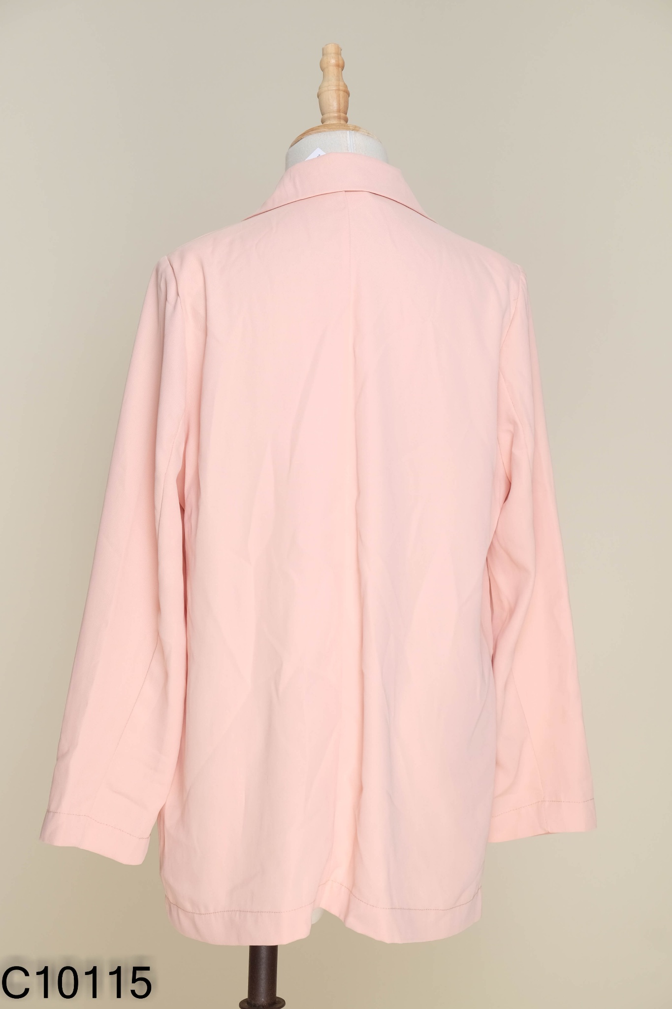 Blazer hồng trơn phối khuy
