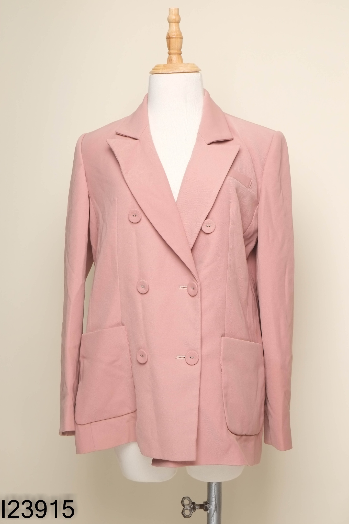 Áo blazer hồng 4 cúc