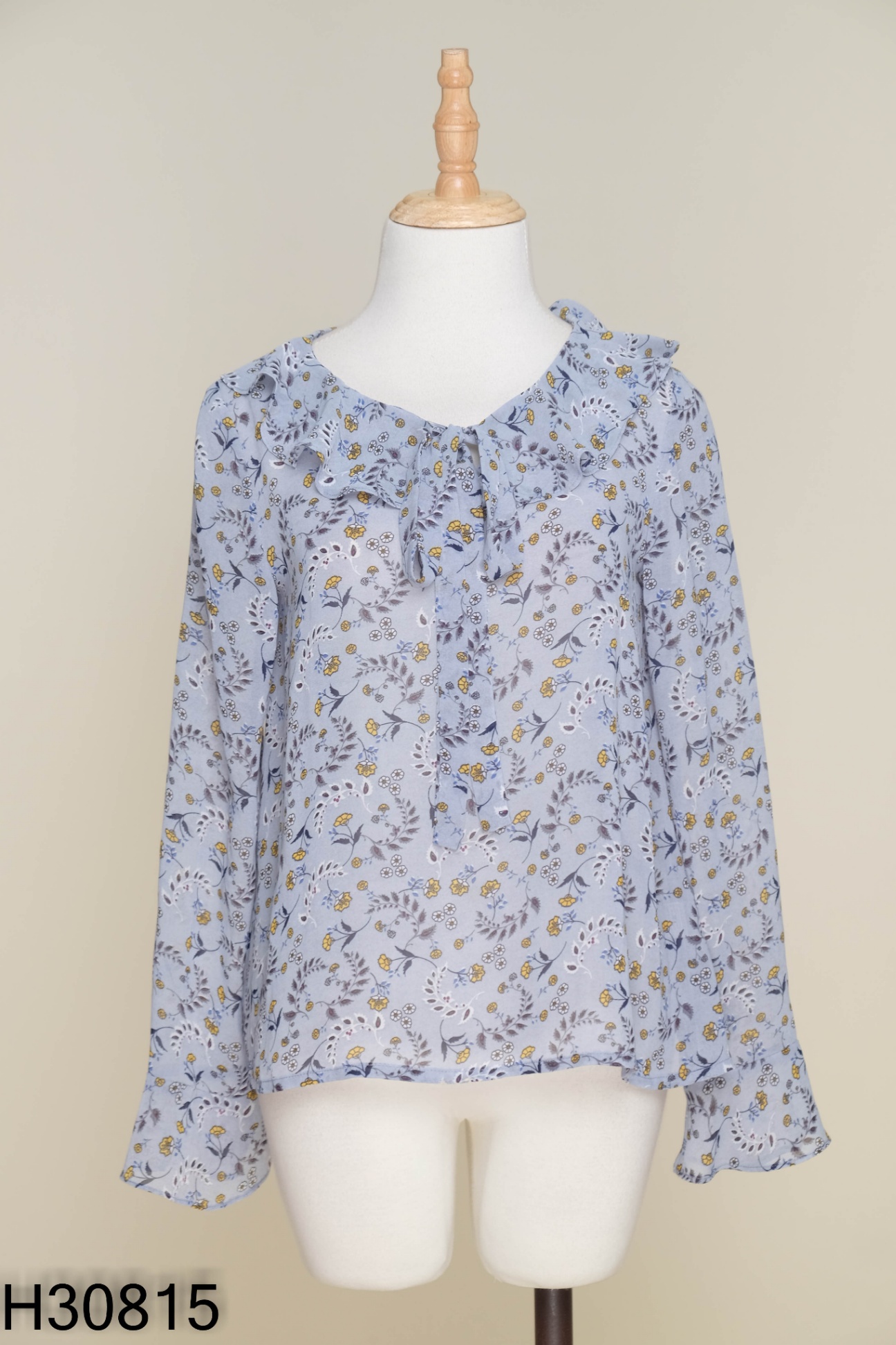 Áo 92 WEAR xanh hoa phối bèo