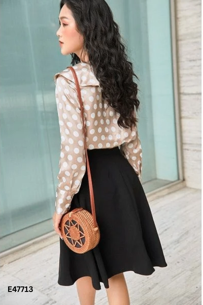 Chân váy đen 20AGAIN phối cúc
