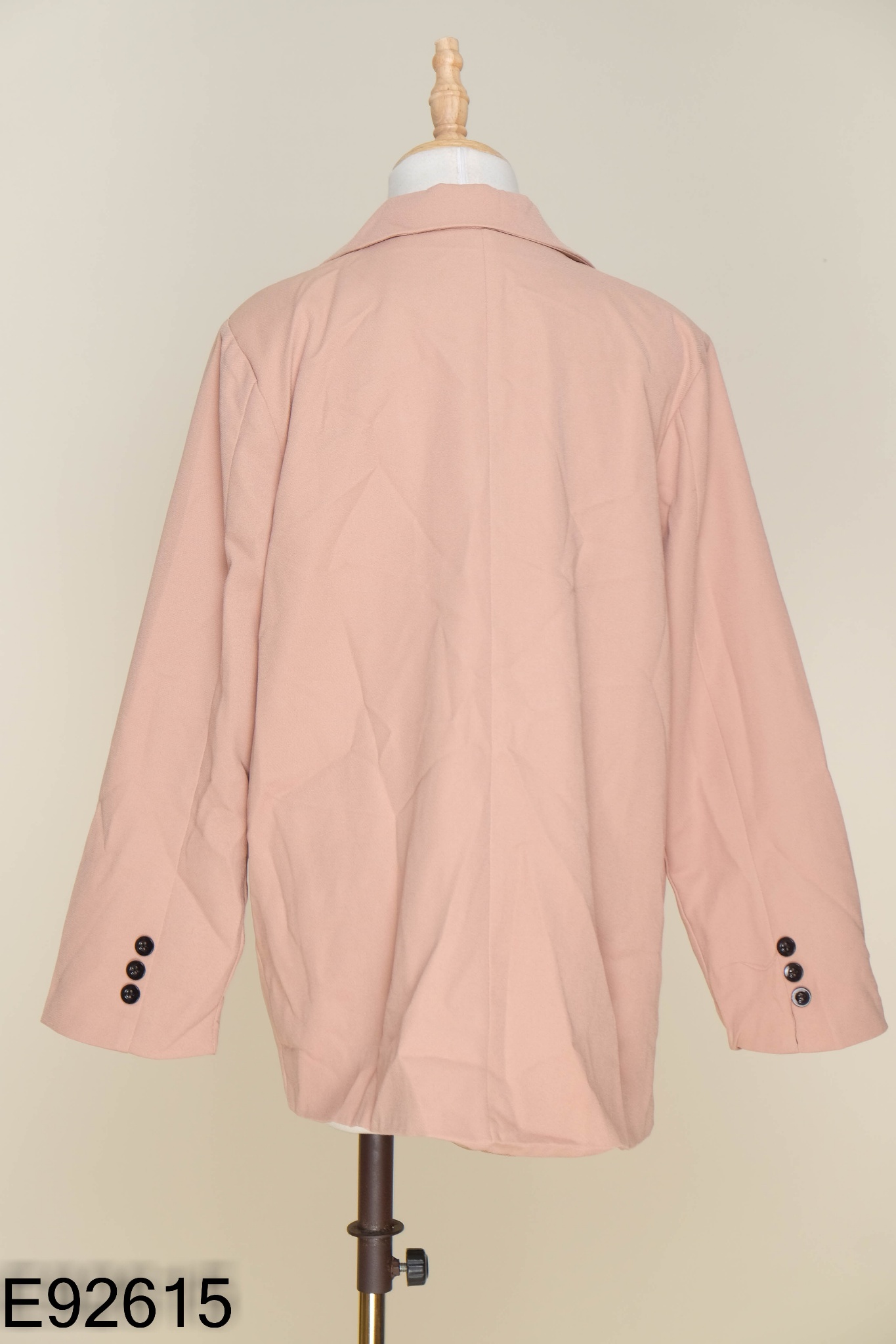 Áo blazer nâu cúc đen
